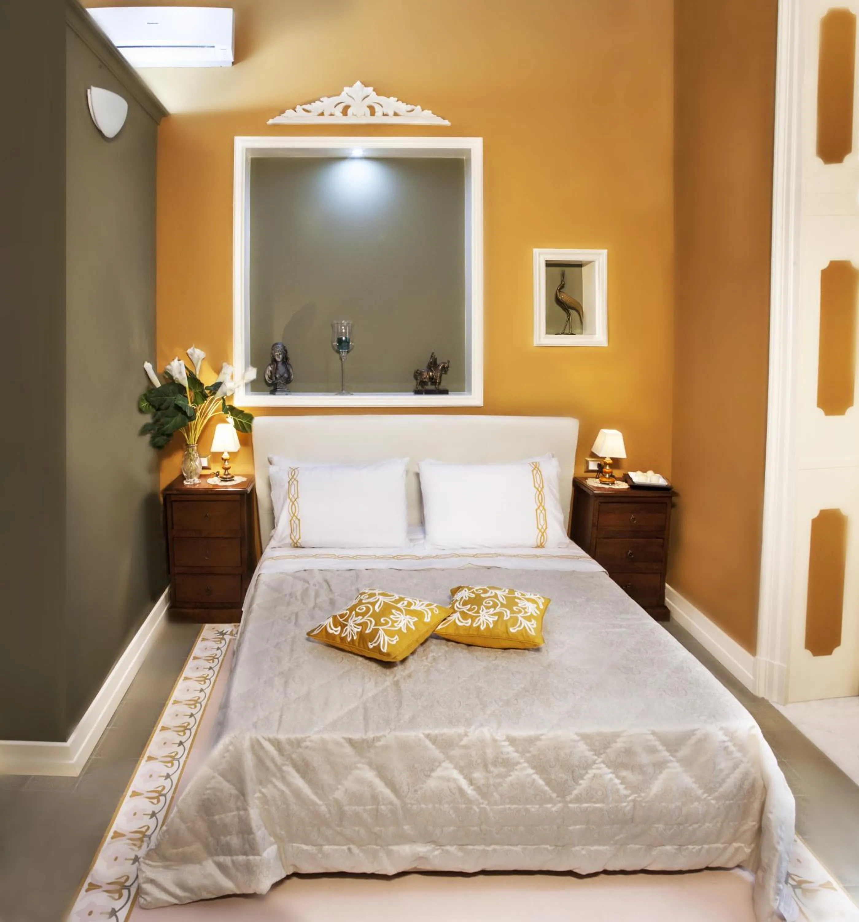 Photo of the whole room, Bed in Art Fashion House Luxury Rooms