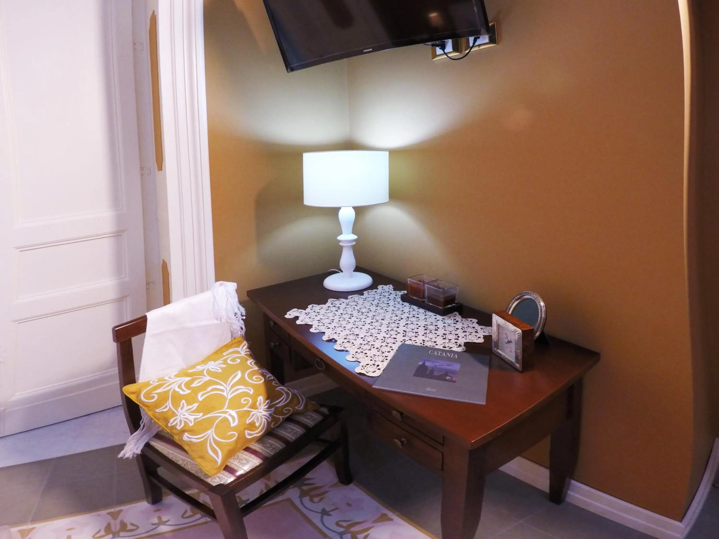 Decorative detail in Art Fashion House Luxury Rooms