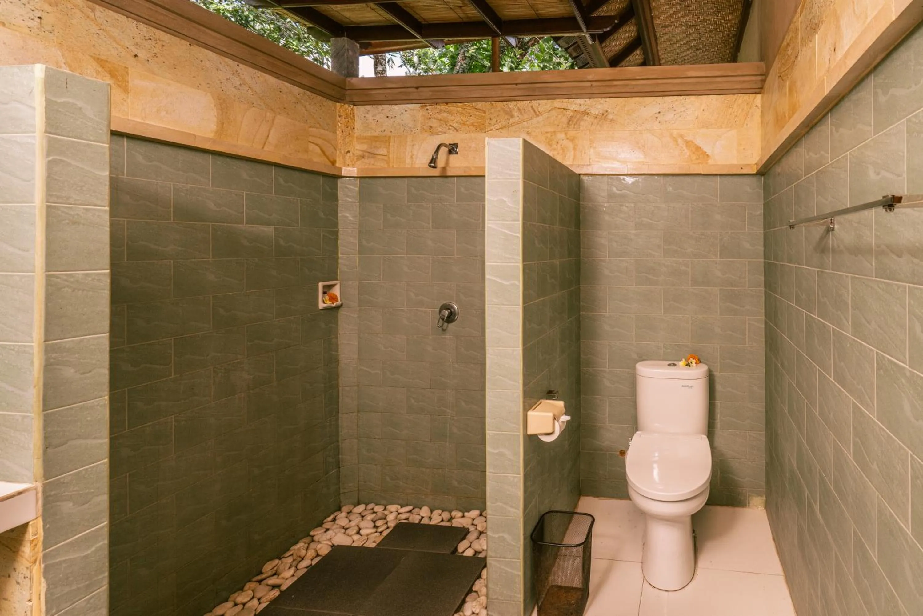 Mahagiri Resort & Restaurant