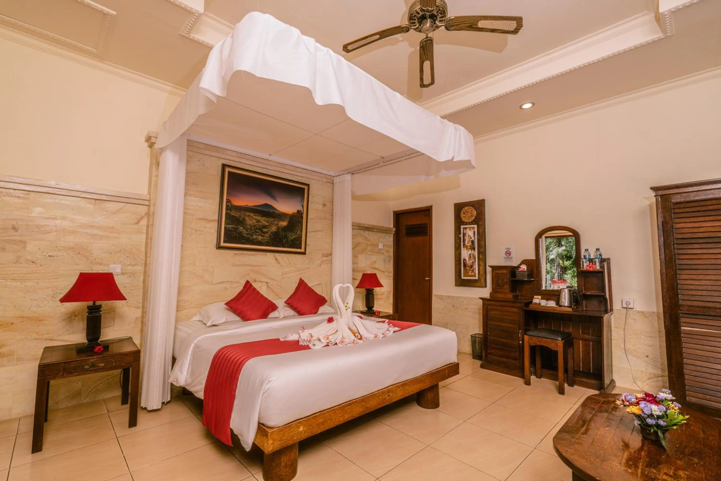 Bed in Mahagiri Resort & Restaurant