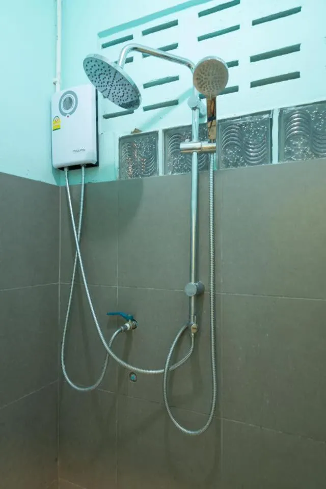 Nang Ta Yon @ Ban Thap Chang Hostel