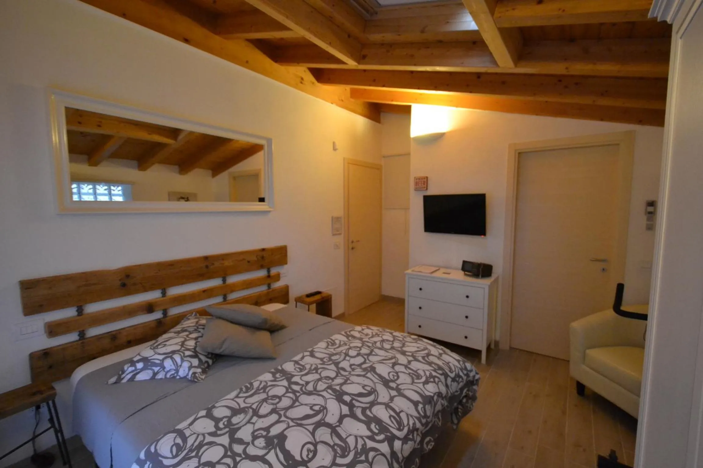 Shower, Bed in B&B Il Noce alla Finestra