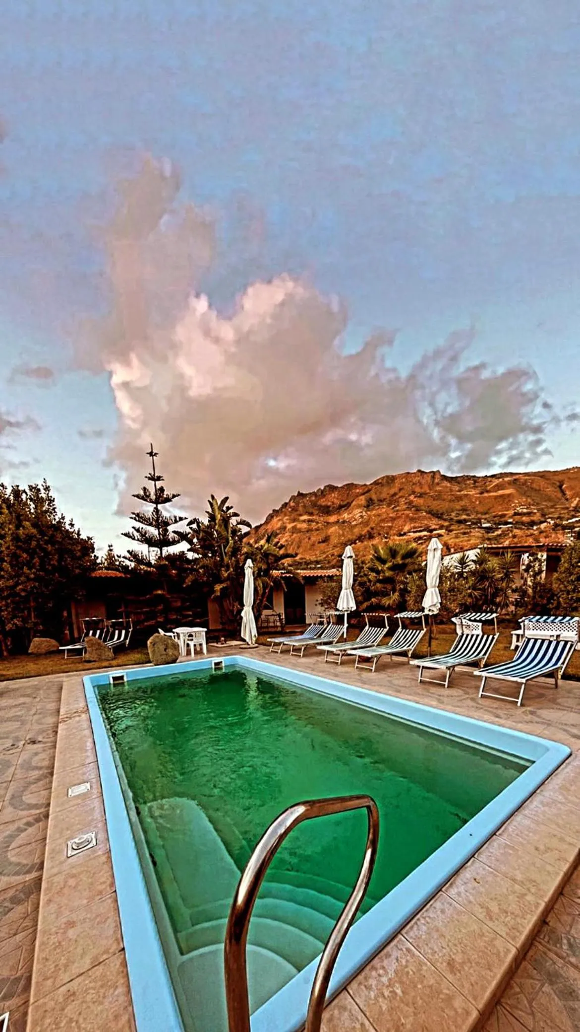 Swimming pool in Case Vacanze Le Buganville