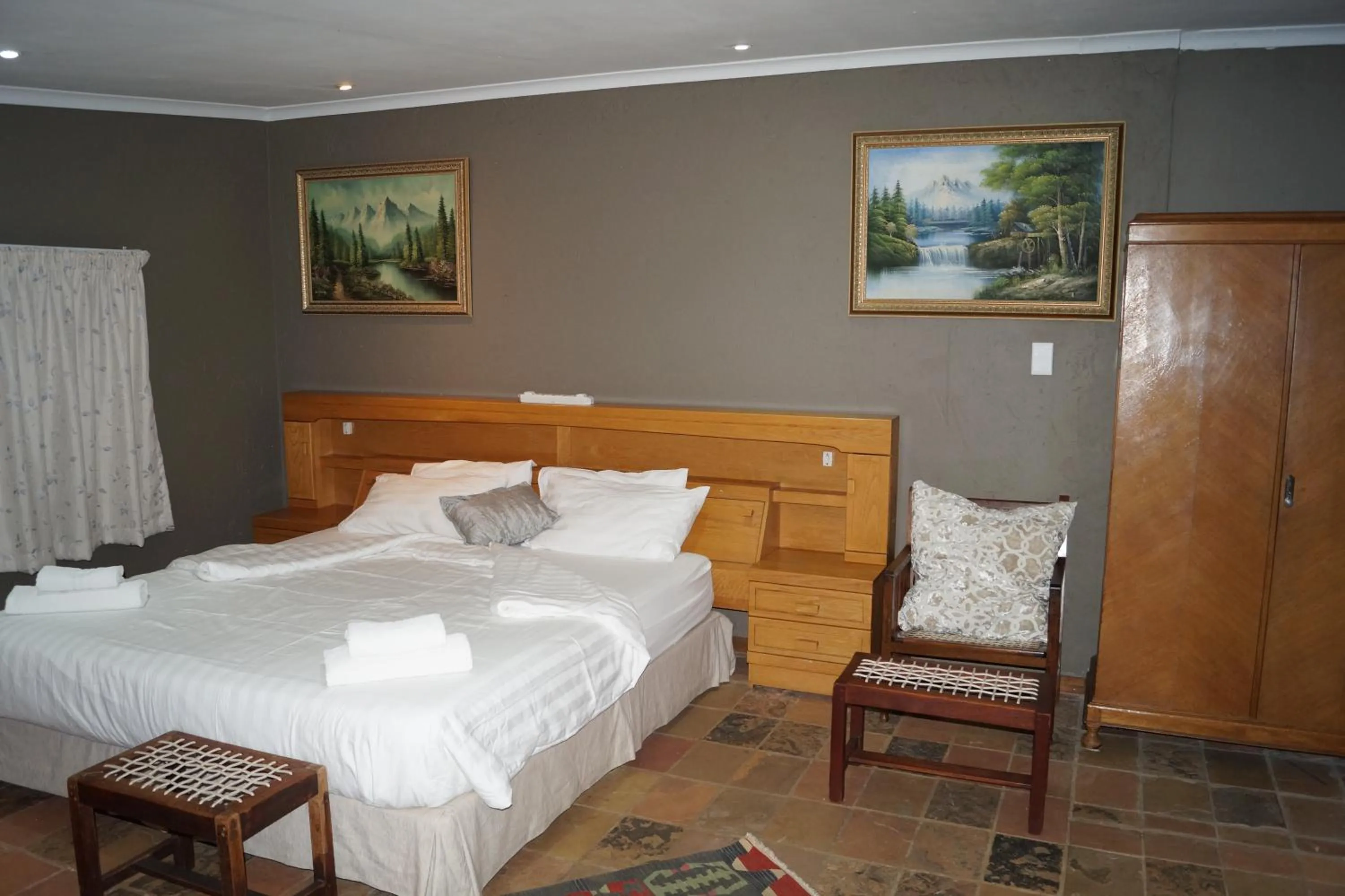 Bedroom, Bed in Westmoreland Lodge