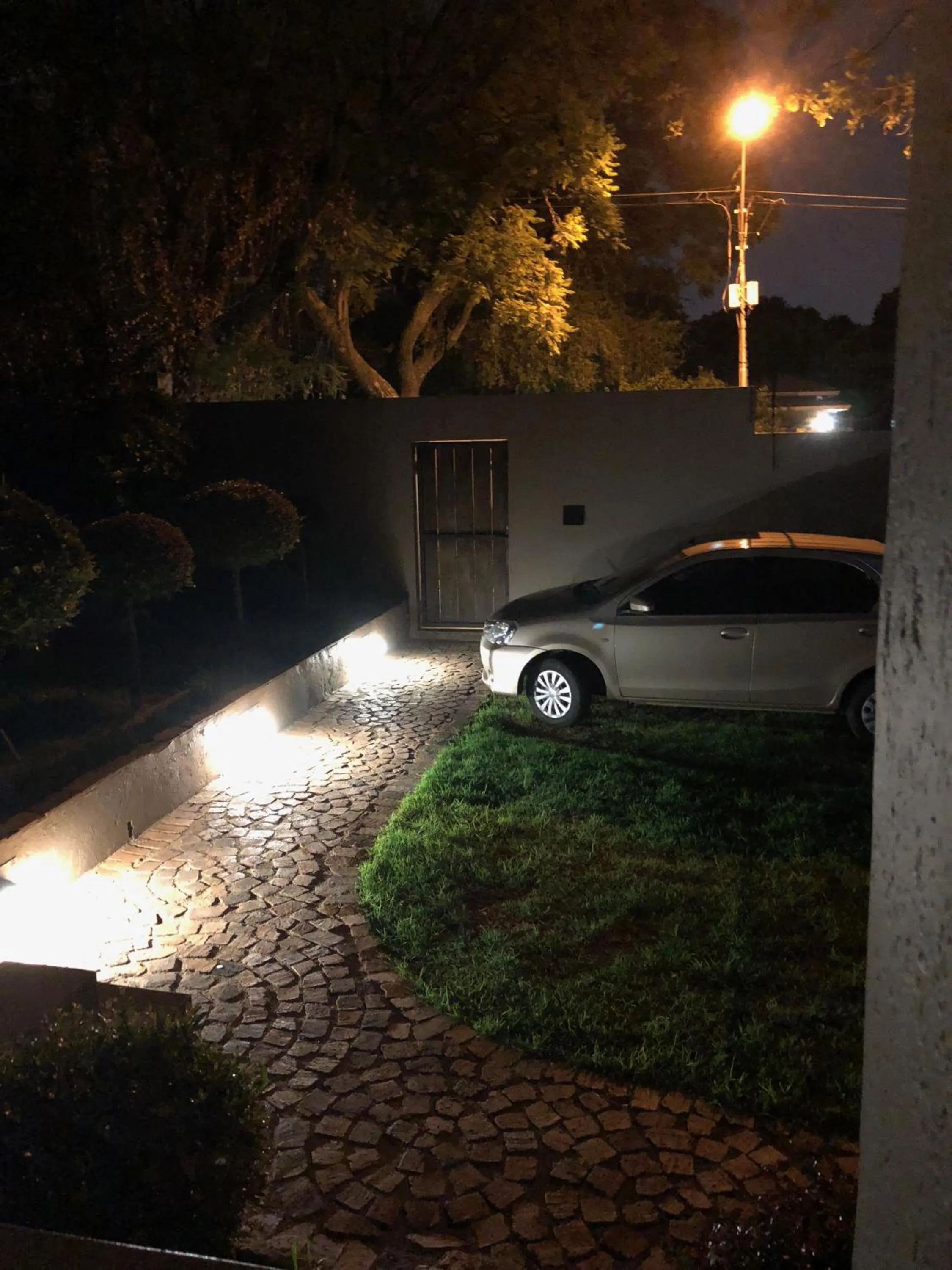 Garden view in Westmoreland Lodge