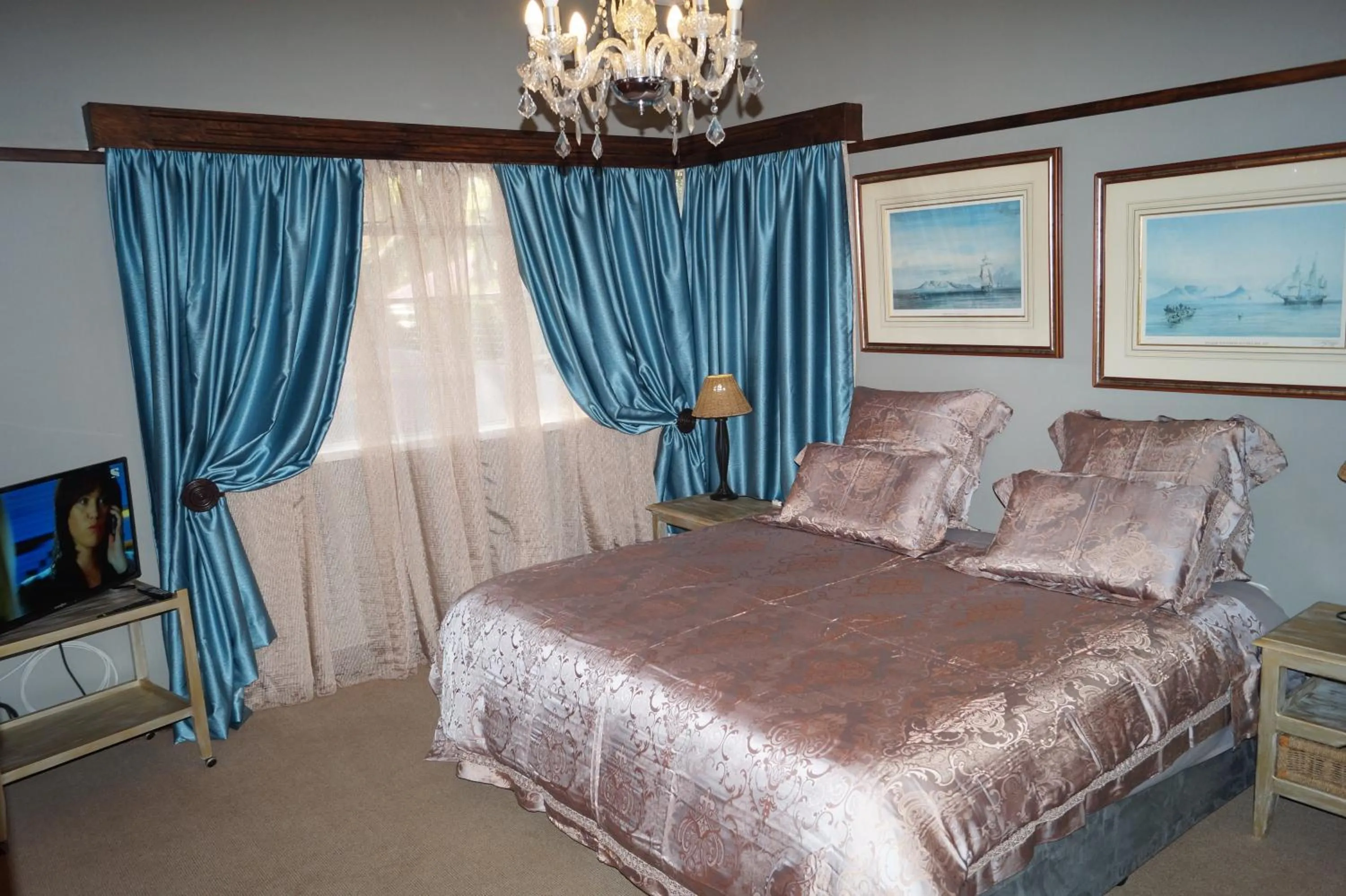 TV and multimedia, Bed in Westmoreland Lodge