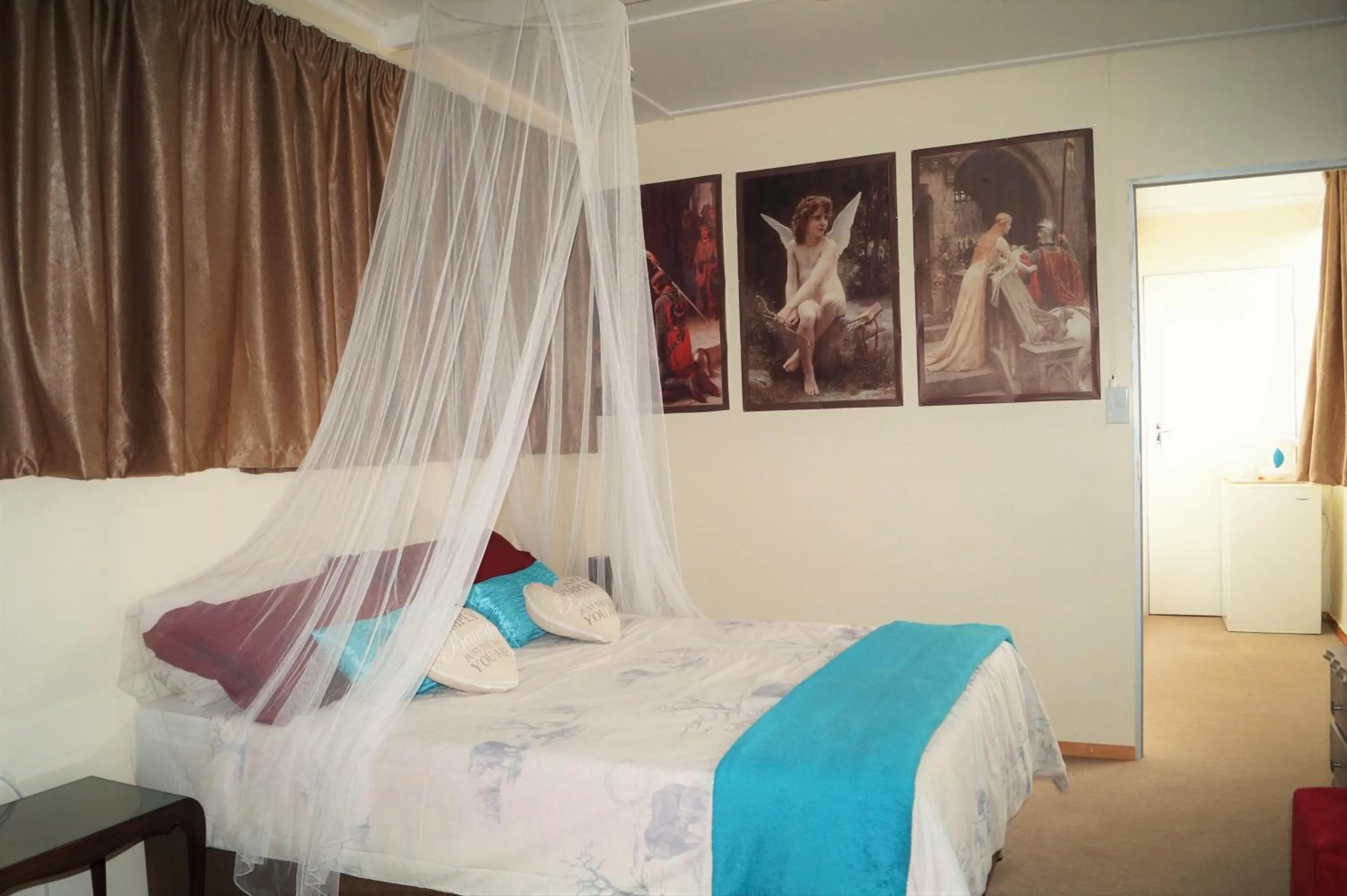 Bedroom, Bed in Westmoreland Lodge