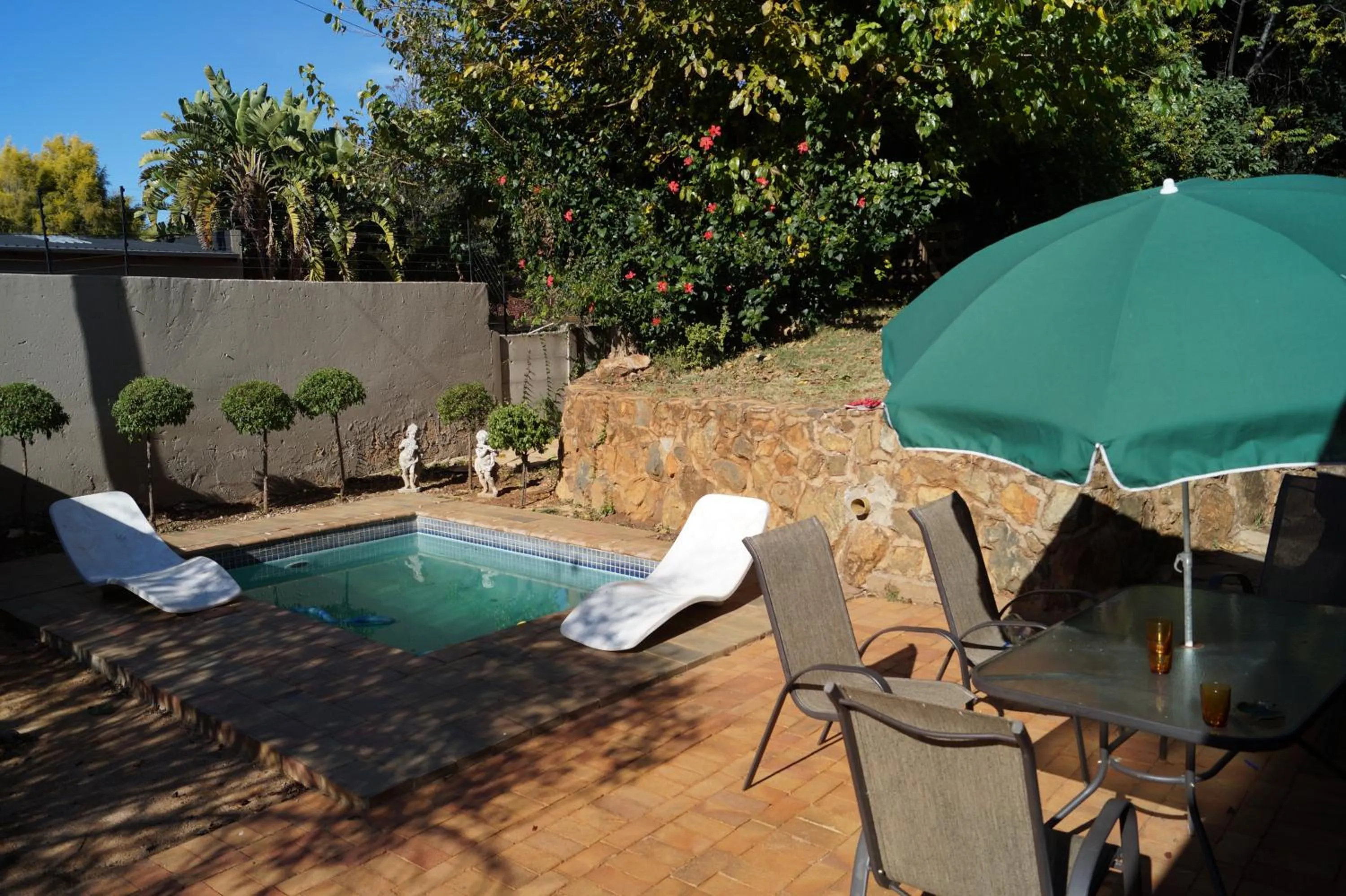 Swimming pool in Westmoreland Lodge