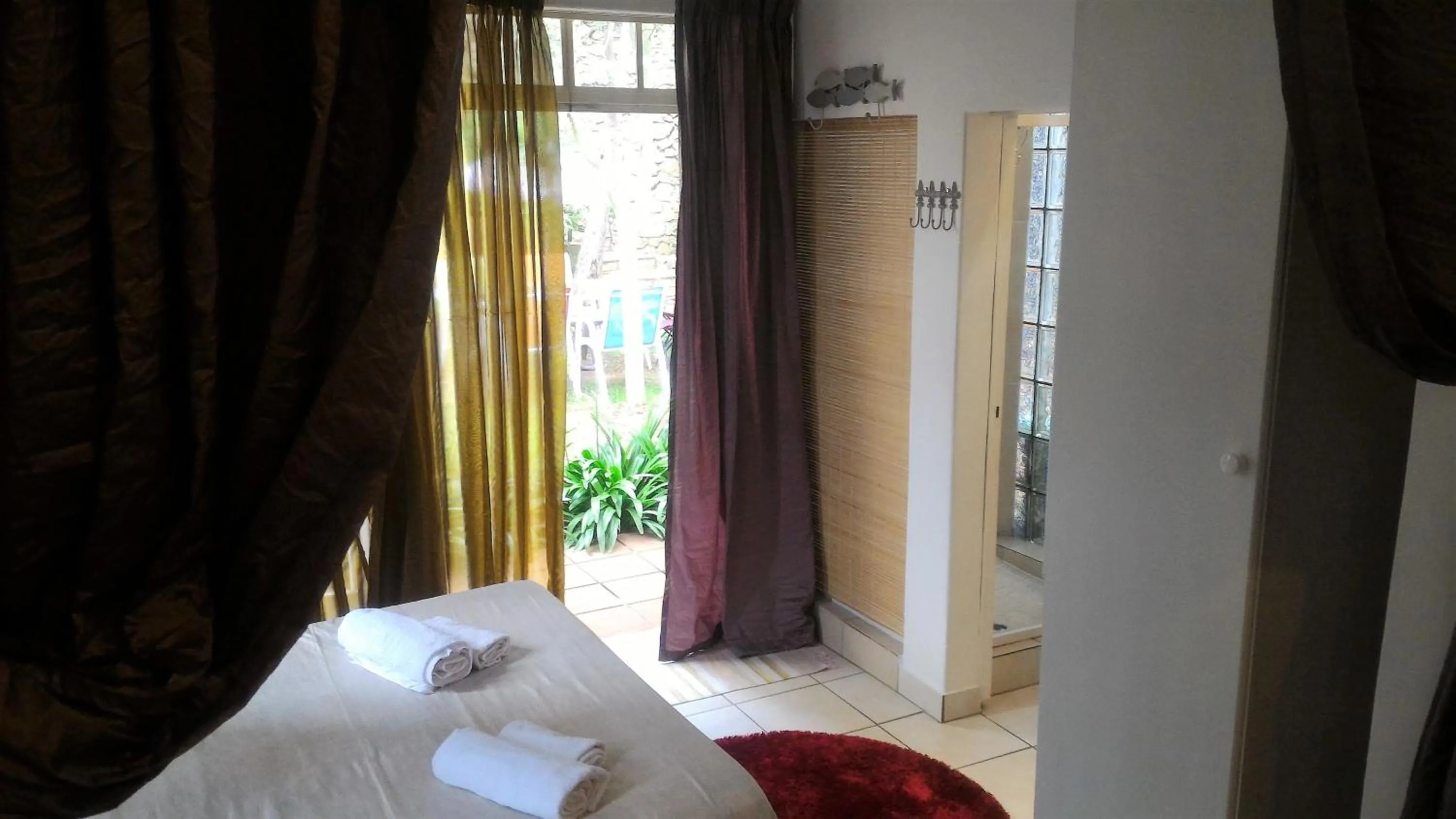 Bedroom, Bed in Westmoreland Lodge