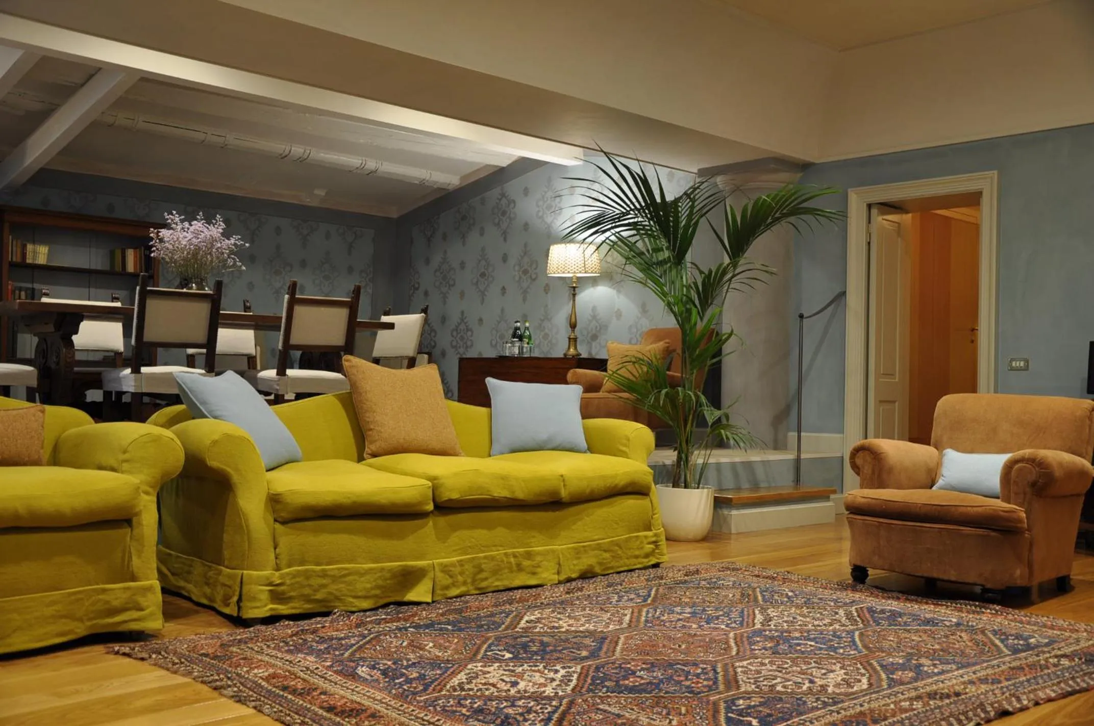 Communal lounge/ TV room in Antica Torre Tornabuoni