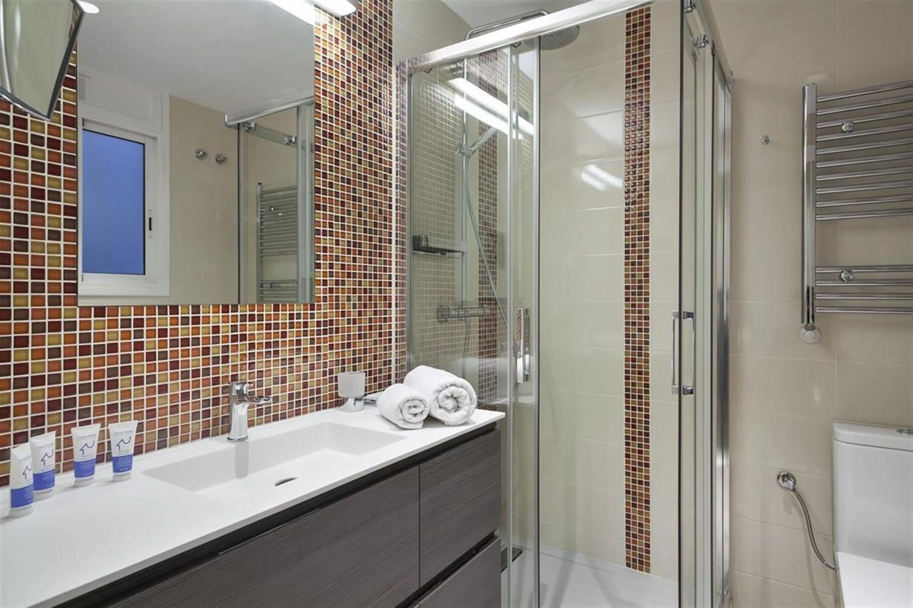 Shower in Alcam Trafalgar