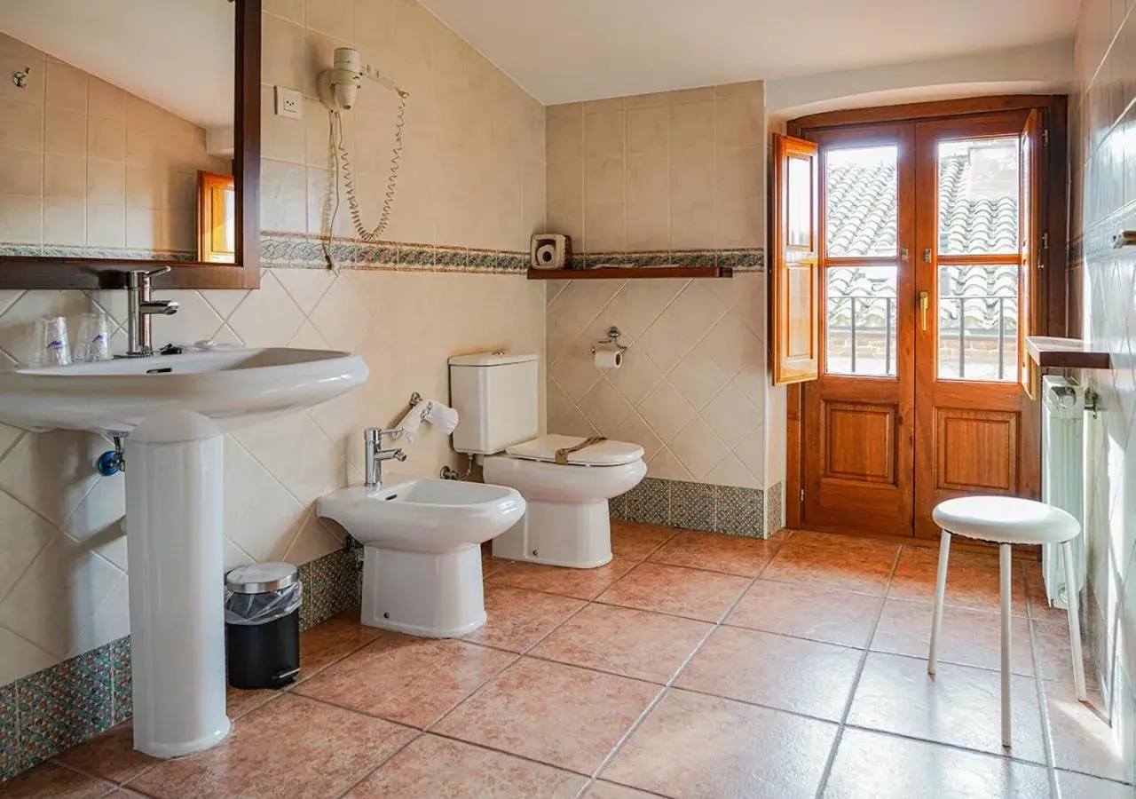 Double Room - single occupancy in Hotel Can Missé Double Room - single occupancy in Hotel Can Missé