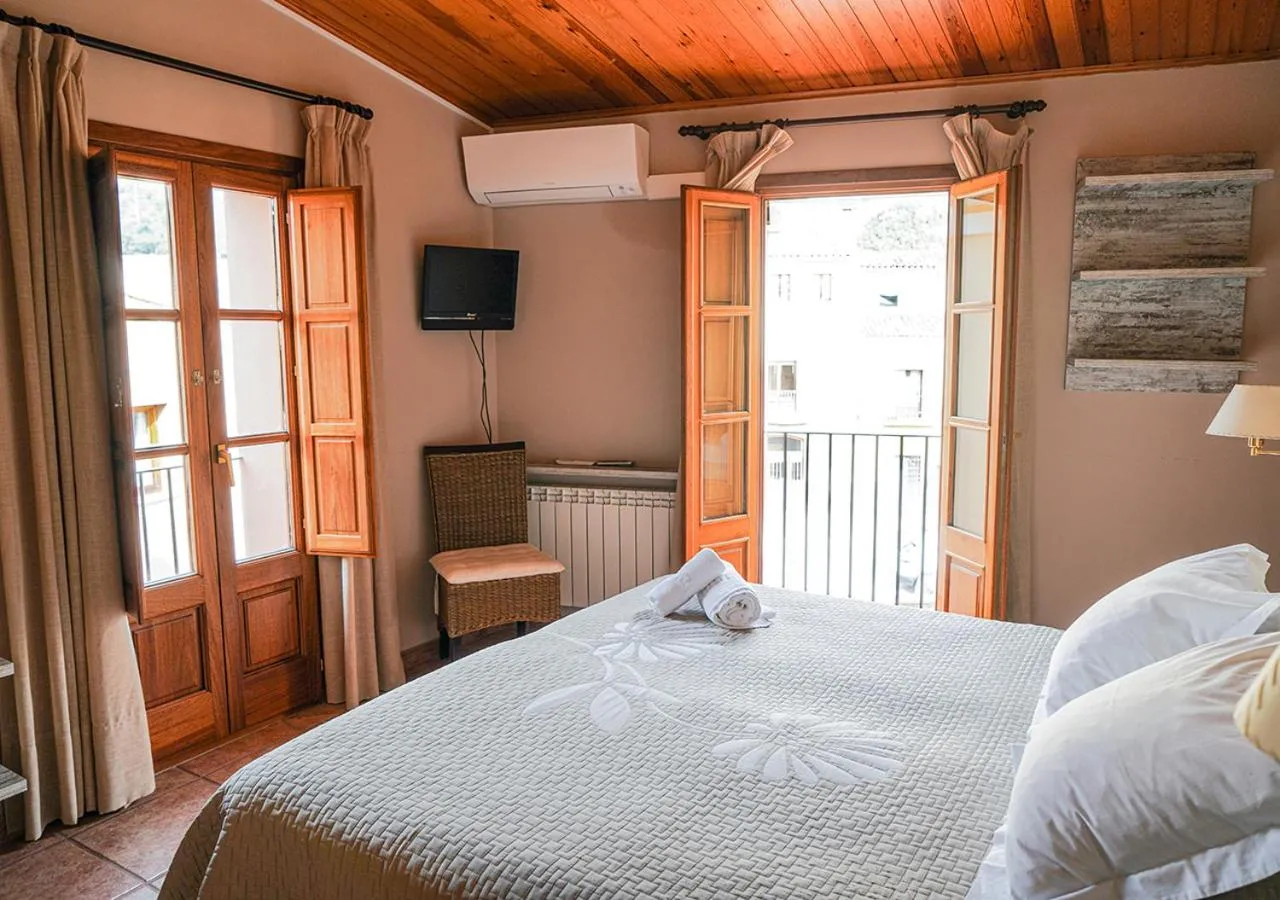 Bed in Hotel Can Missé