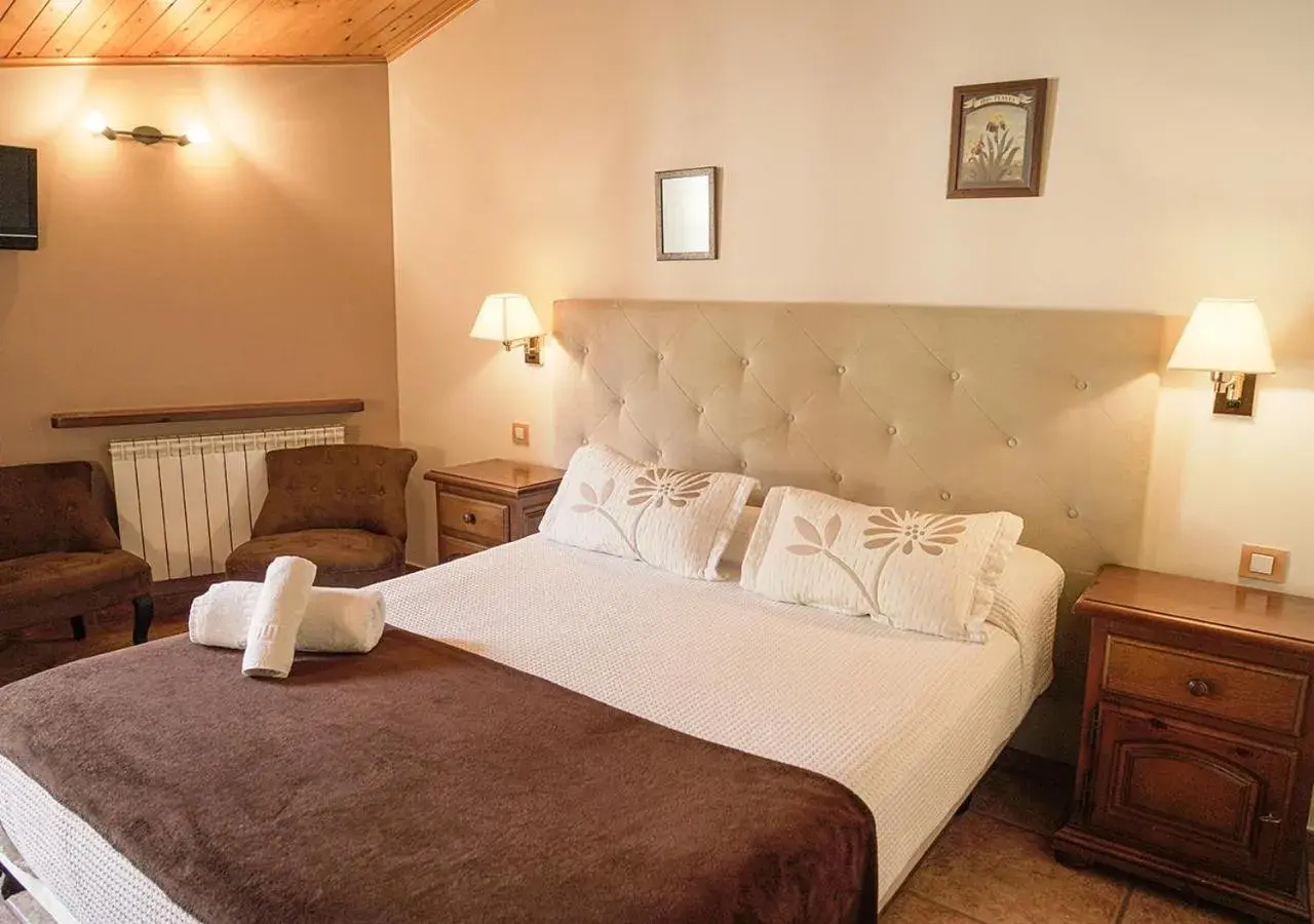 Double Room - single occupancy in Hotel Can Missé Double Room - single occupancy in Hotel Can Missé