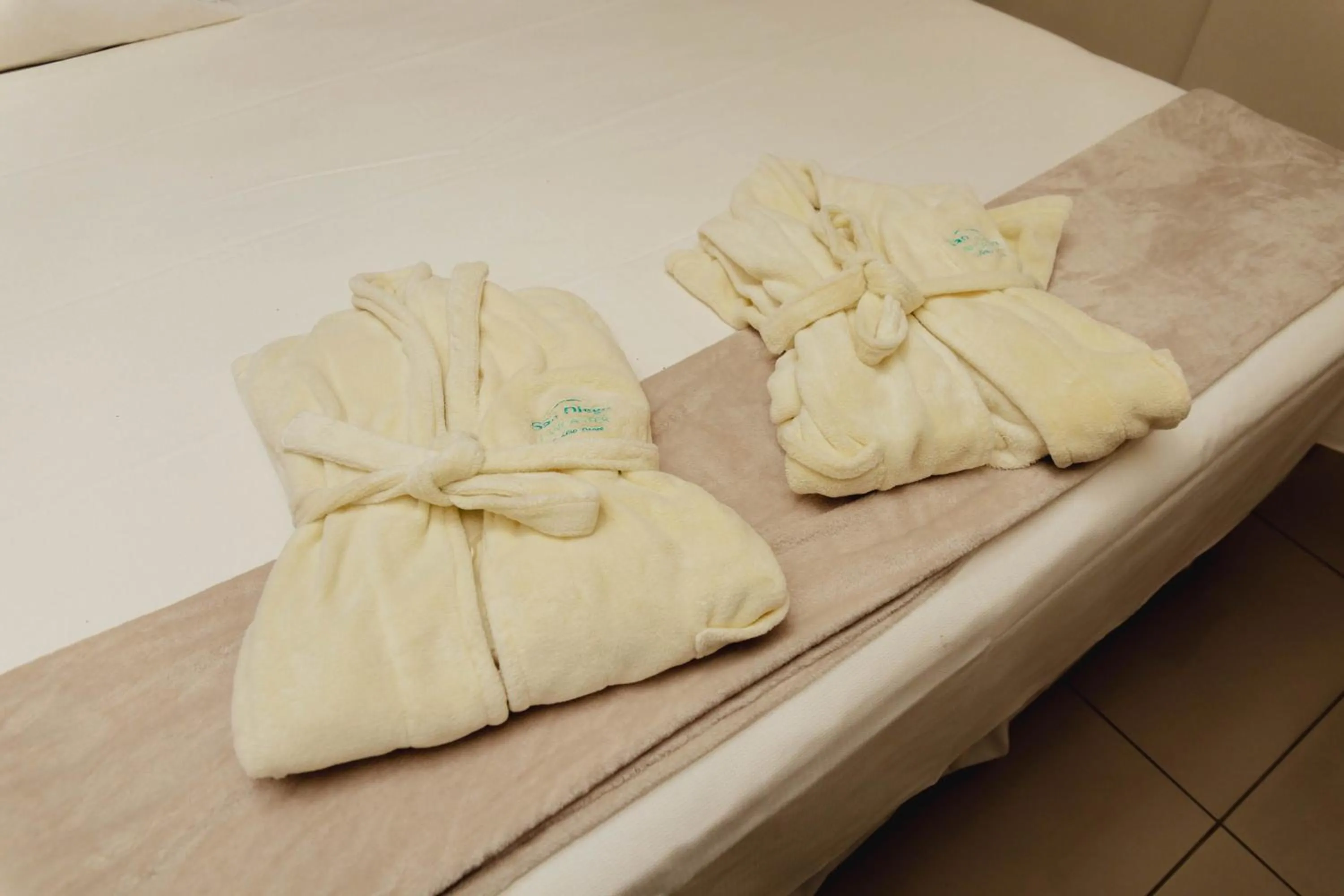 towels in San Diego Lancaster Teófilo Otoni