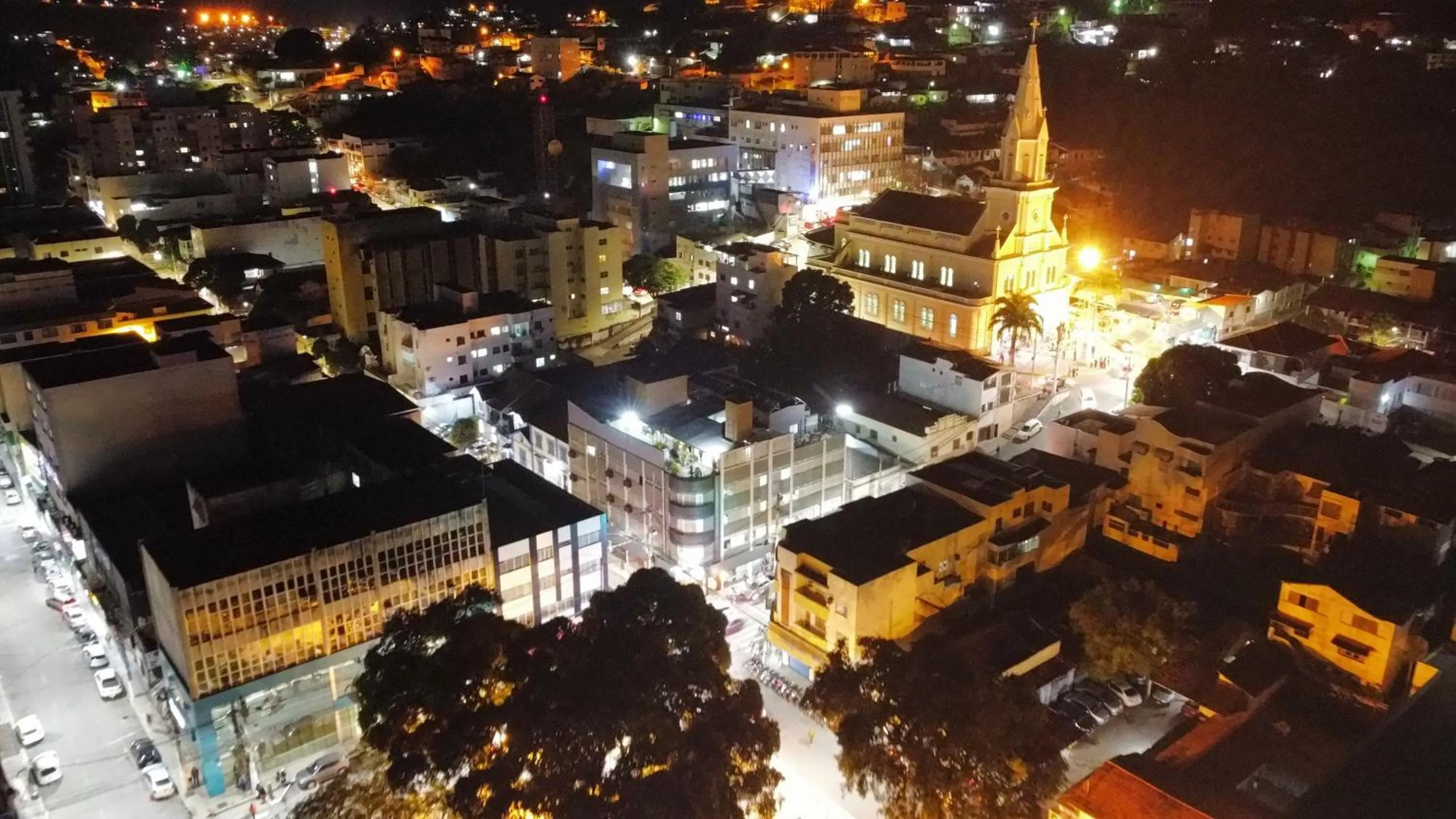 Property building in San Diego Lancaster Teófilo Otoni