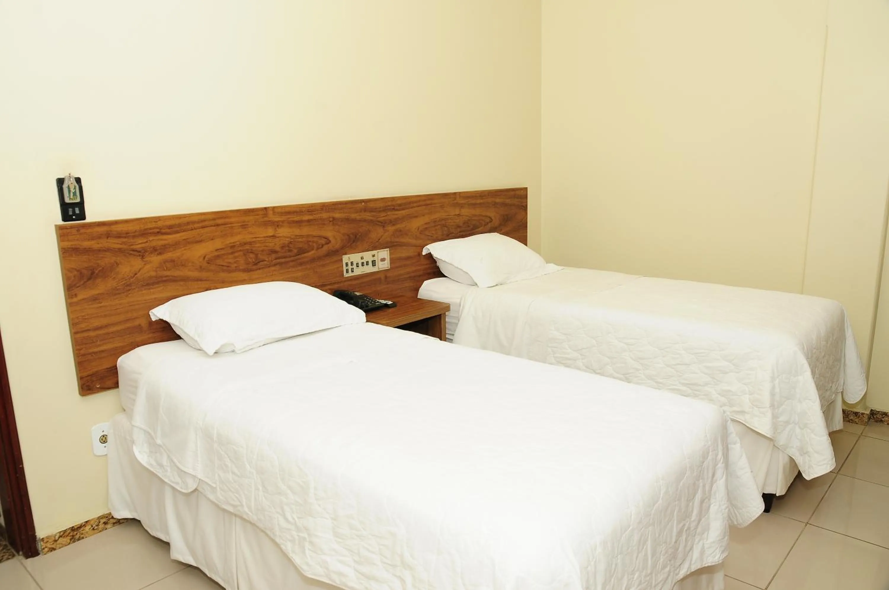 Bed in San Diego Lancaster Teófilo Otoni