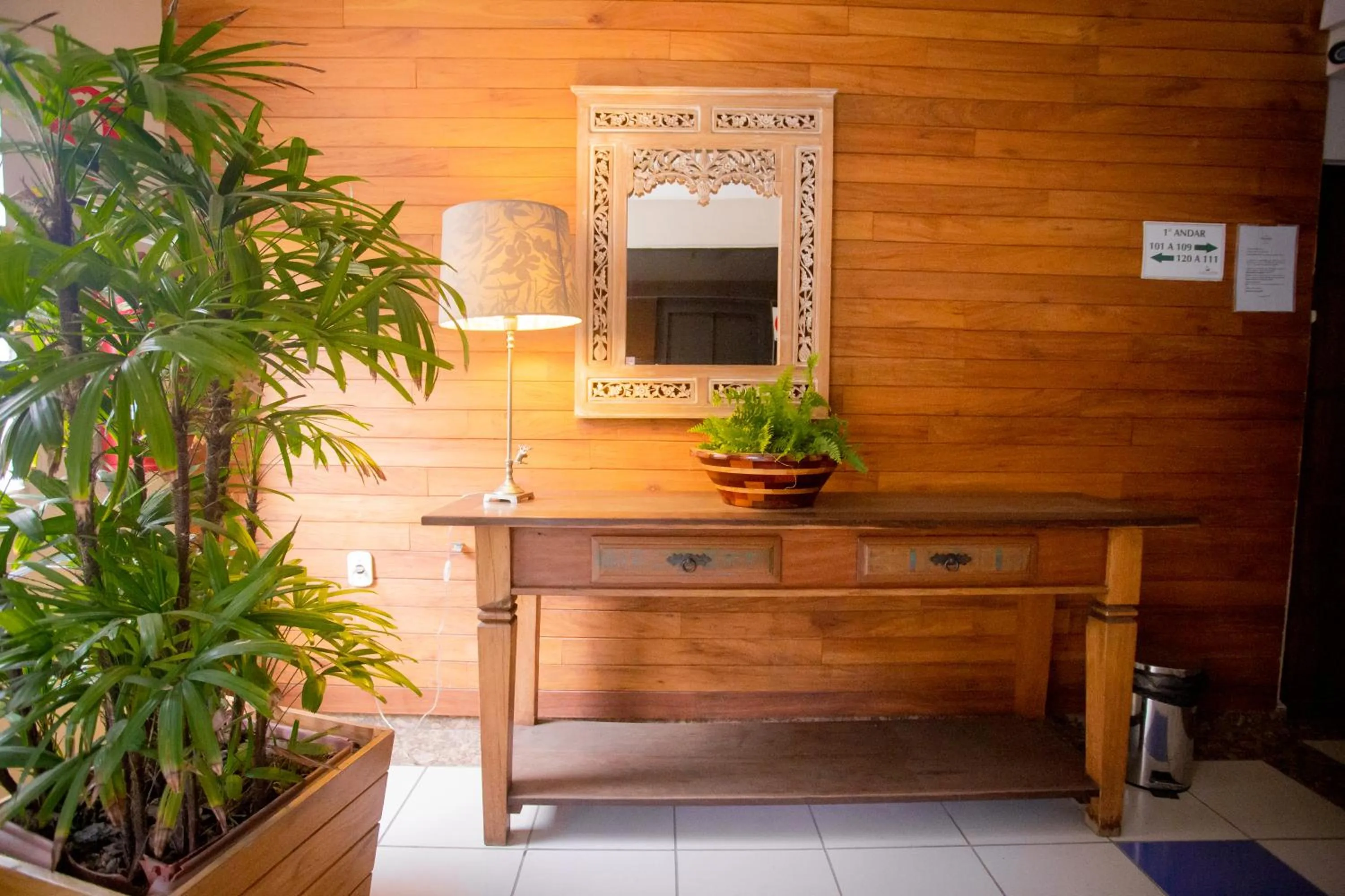 Seating area in San Diego Lancaster Teófilo Otoni