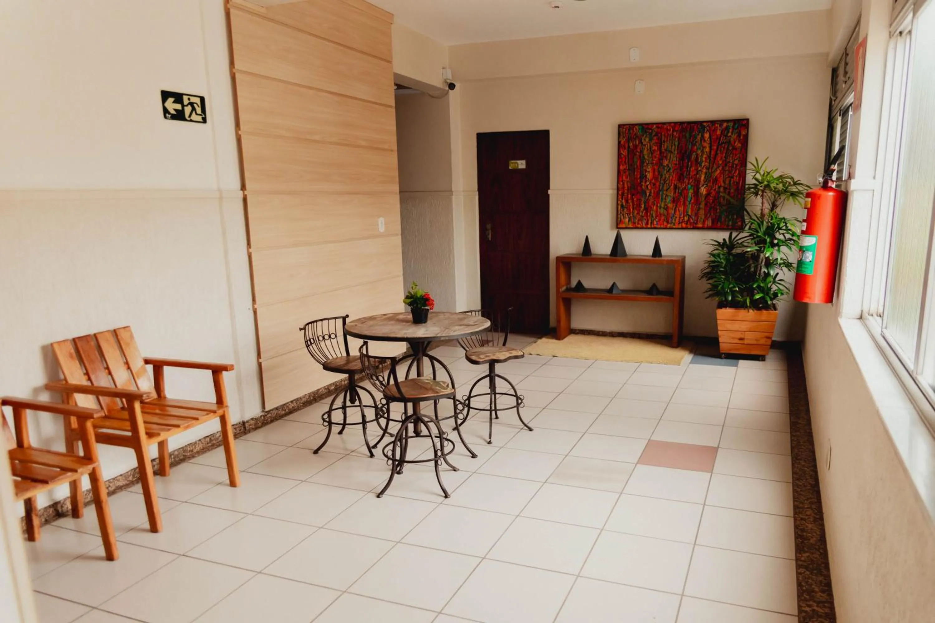 Seating area in San Diego Lancaster Teófilo Otoni