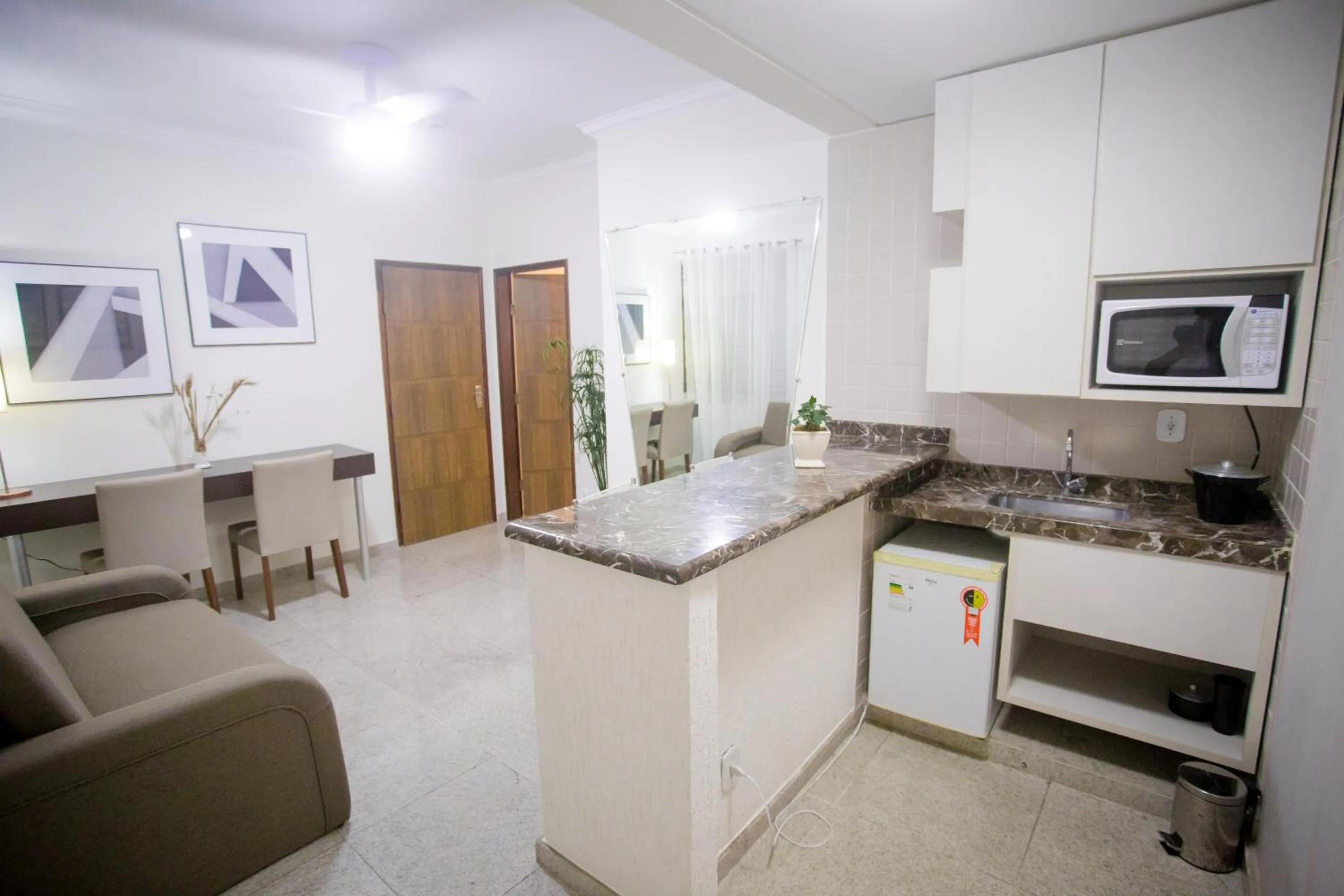 Kitchen or kitchenette in San Diego Lancaster Teófilo Otoni