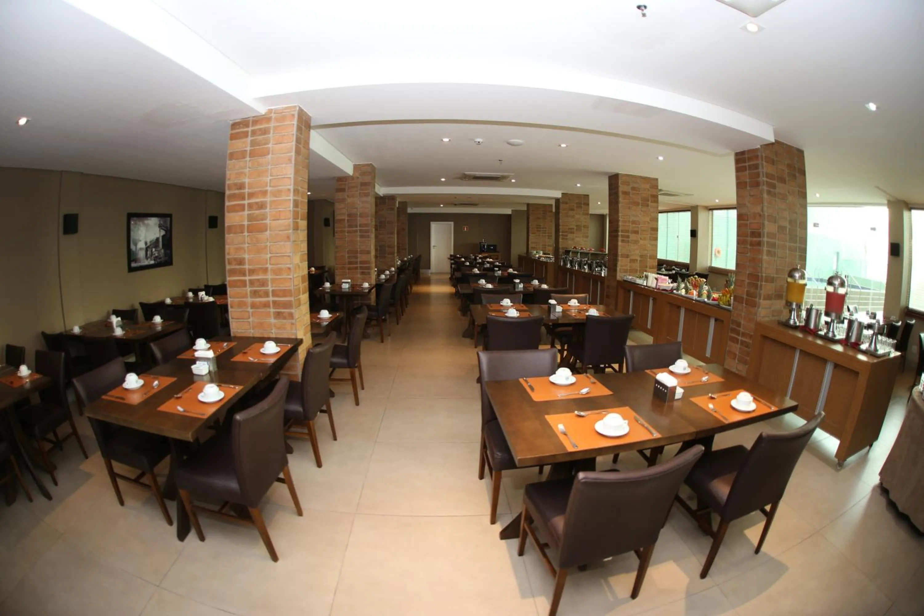 Restaurant/places to eat in Real Classic Bahia Hotel