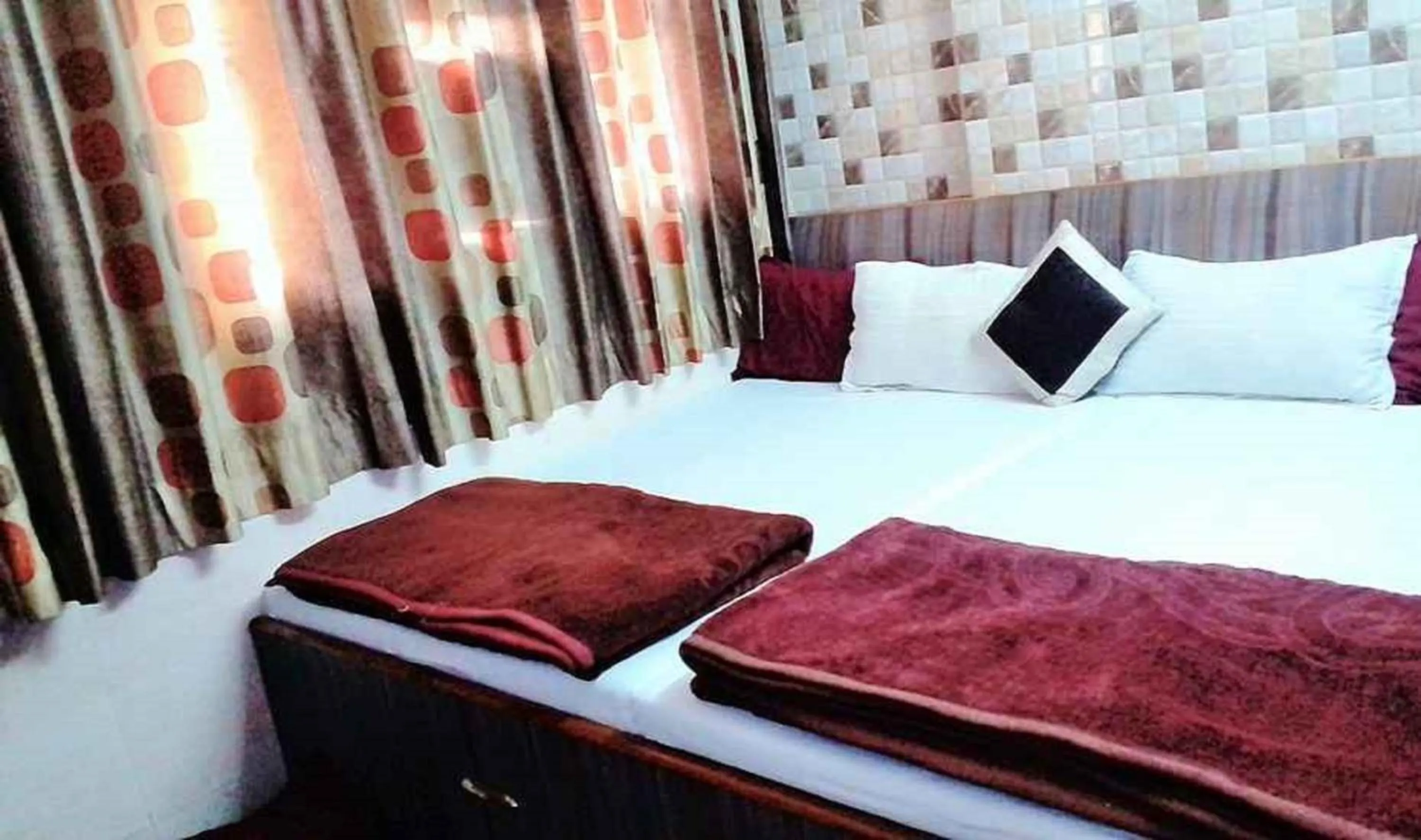 Bed in Ajanta Hotel 100 Mtrs Railway Station & 400 Mtrs Dargah