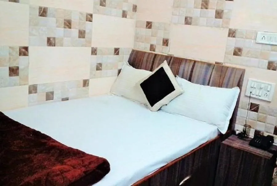 Bed in Ajanta Hotel 100 Mtrs Railway Station & 400 Mtrs Dargah