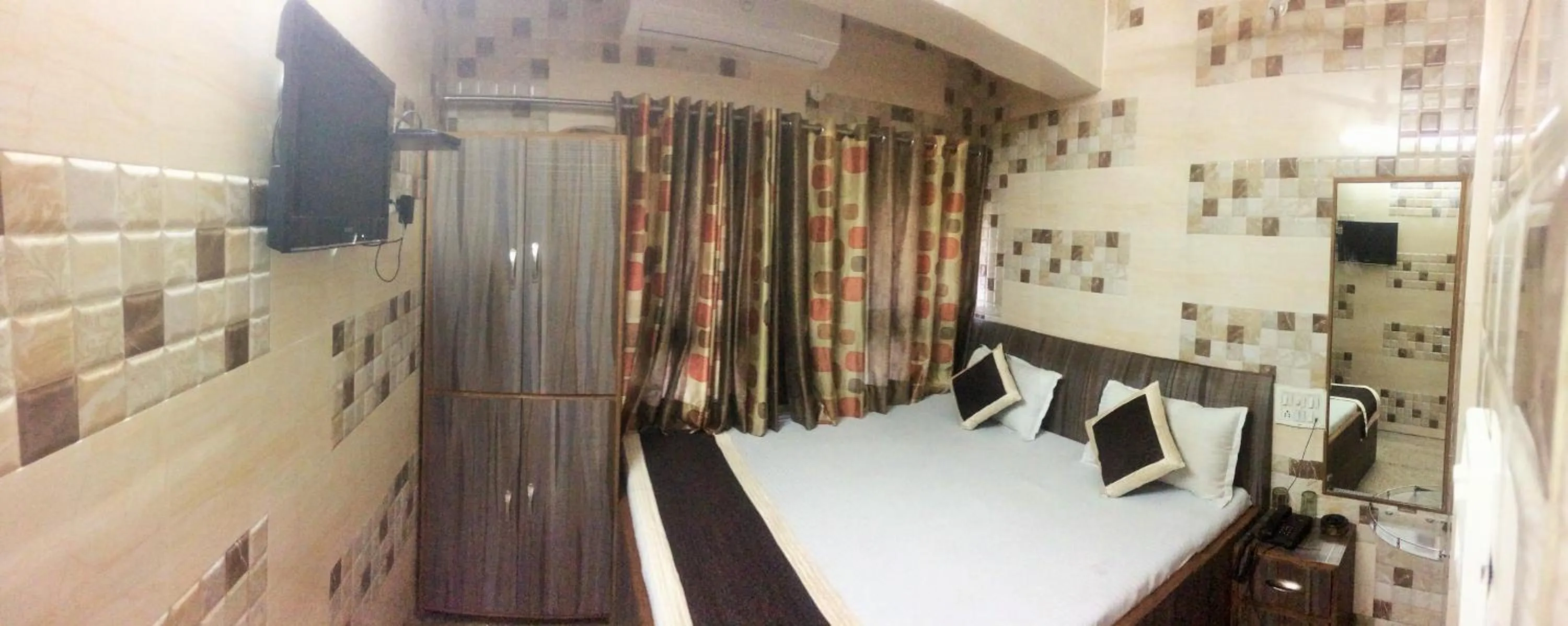 bunk bed, Bed in Ajanta Hotel 100 Mtrs Railway Station & 400 Mtrs Dargah