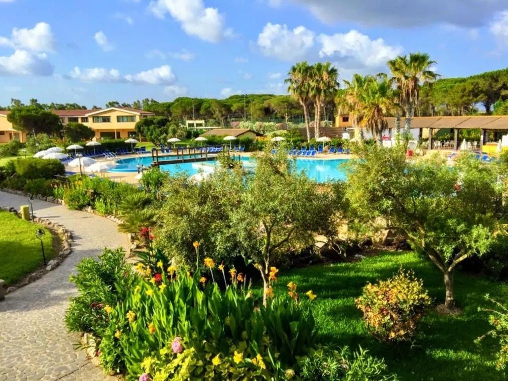 Garden in Horse Country Resort Congress & Spa - Hotel Ribot