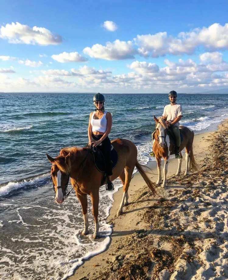 People in Horse Country Resort Congress & Spa - Hotel Ribot