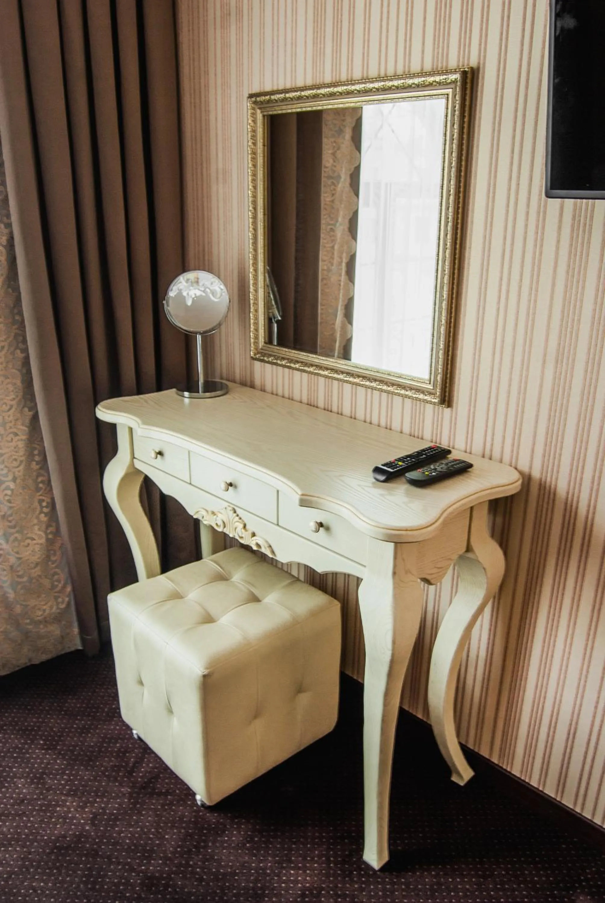 Decorative detail in Aristokrat