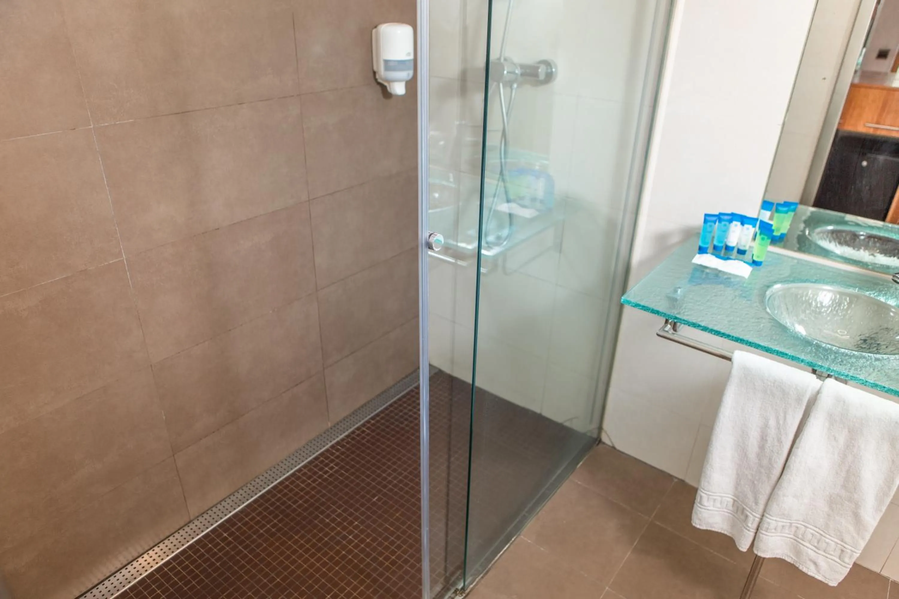 Shower in RVHotels Nautic Park