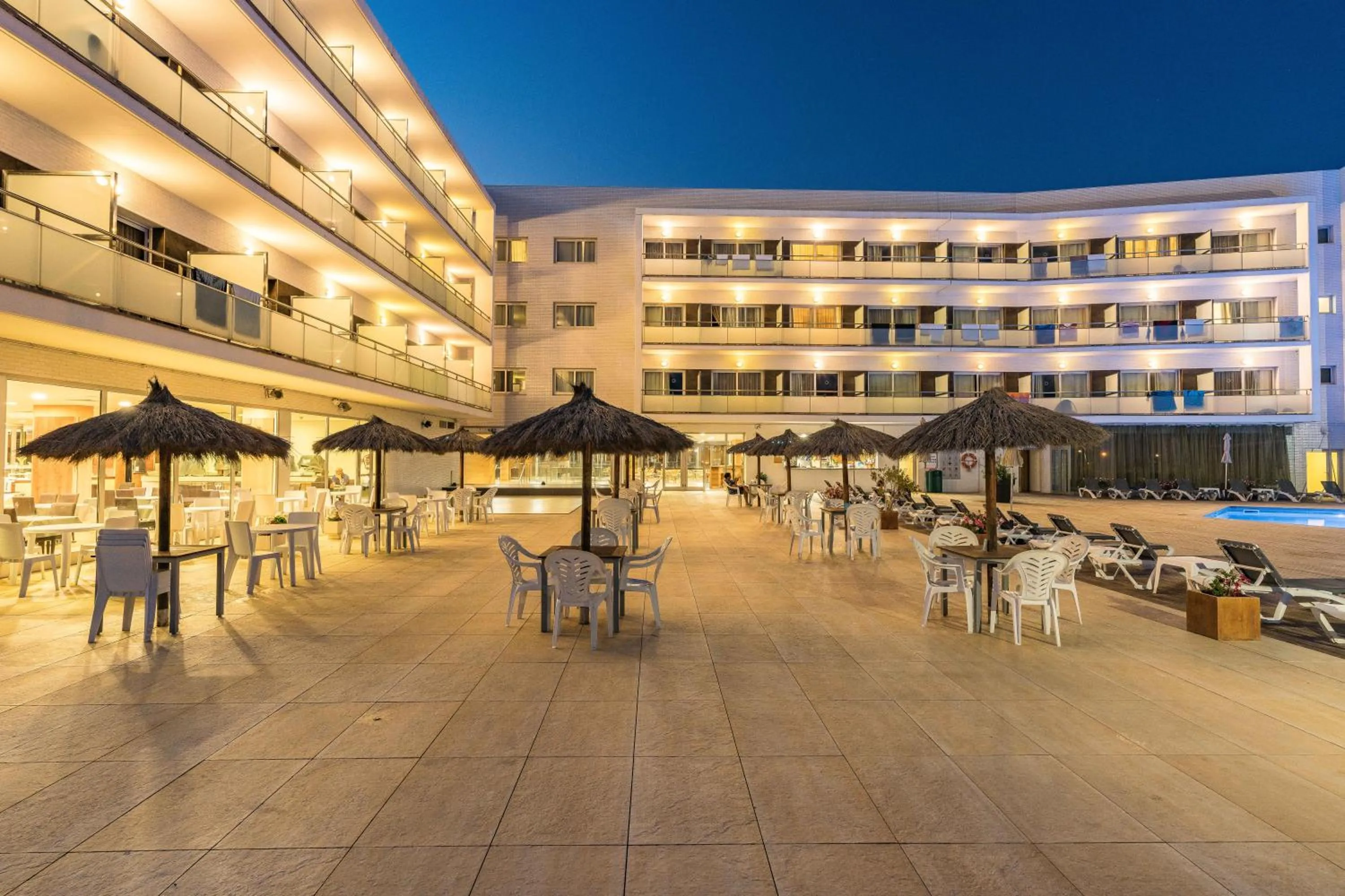 Swimming pool in RVHotels Nautic Park