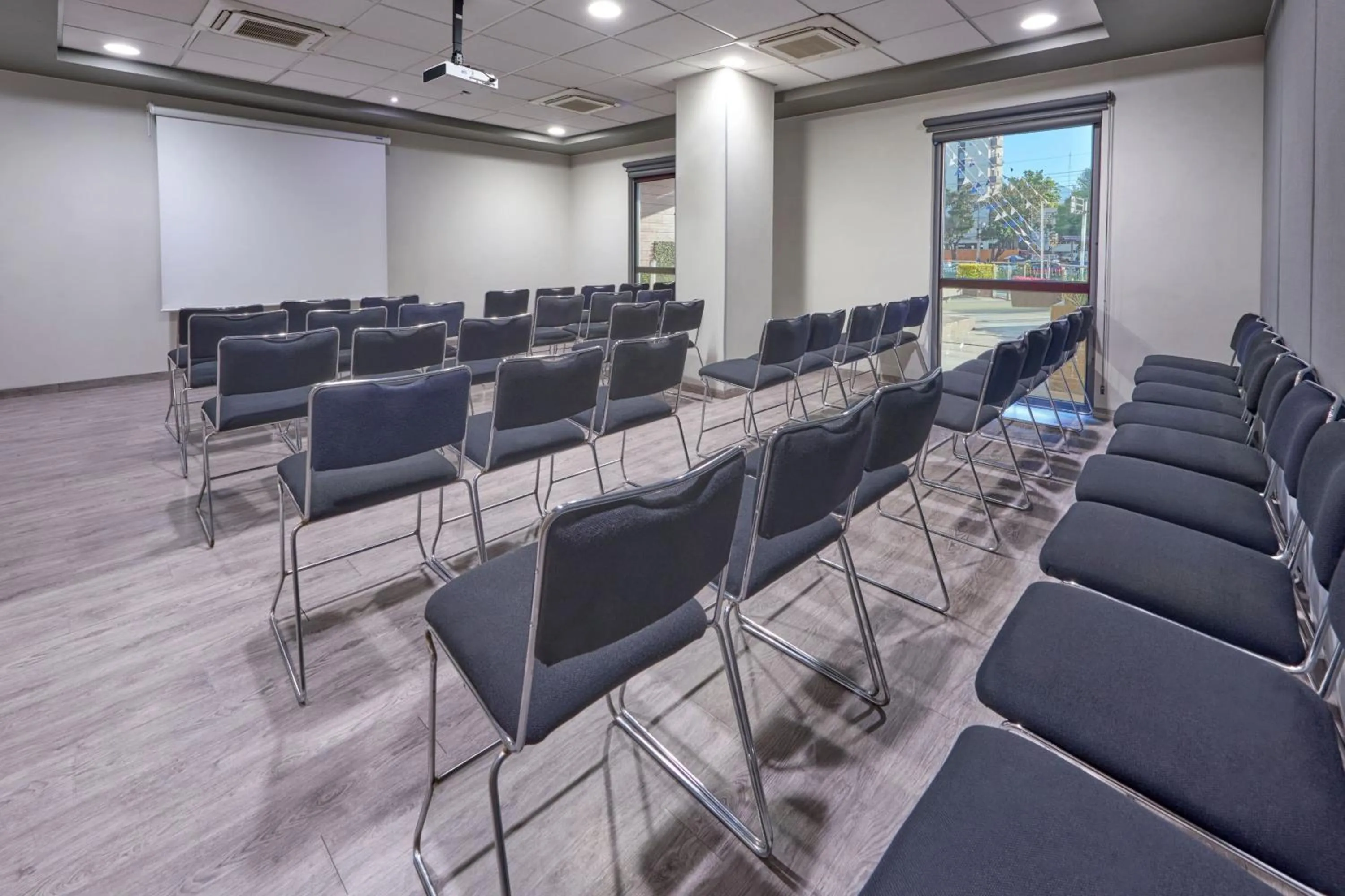Meeting/conference room in City Express Plus by Marriott Ciudad de México Periférico Sur Tlalpan