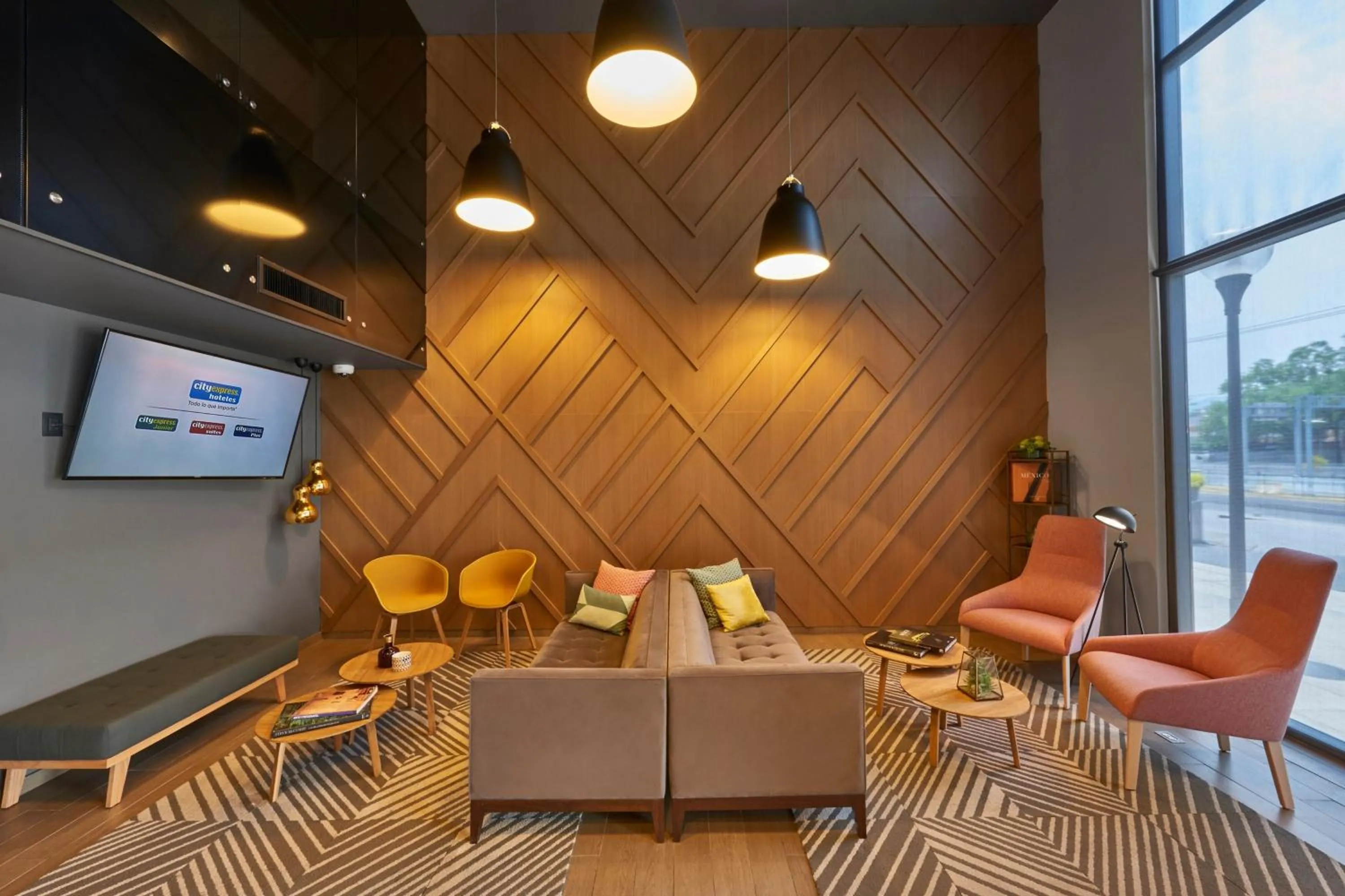 Lobby or reception in City Express Plus by Marriott Ciudad de México Periférico Sur Tlalpan