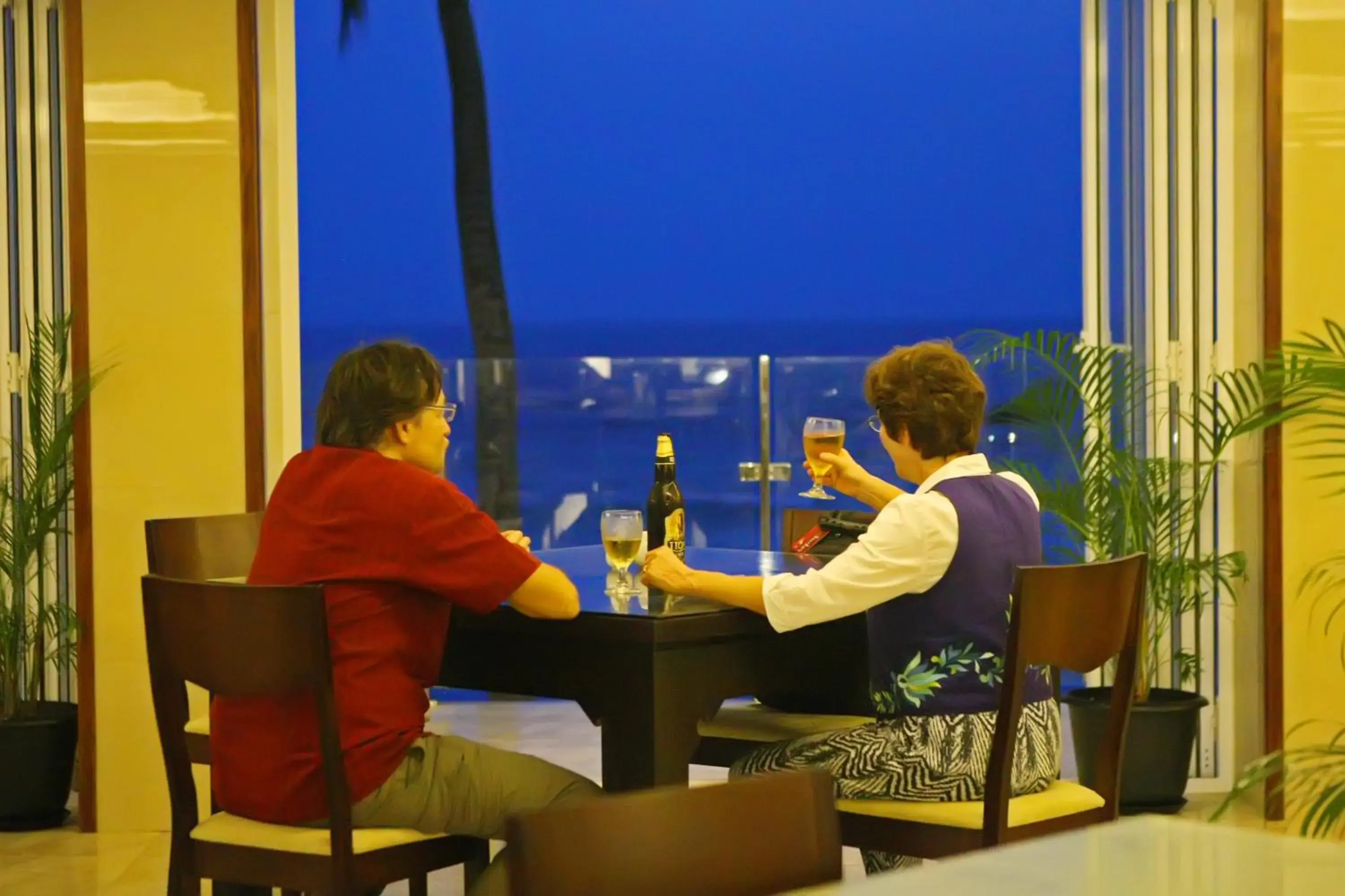 Restaurant/places to eat in Sayura Beach Hotel Restaurant/places to eat in Sayura Beach Hotel