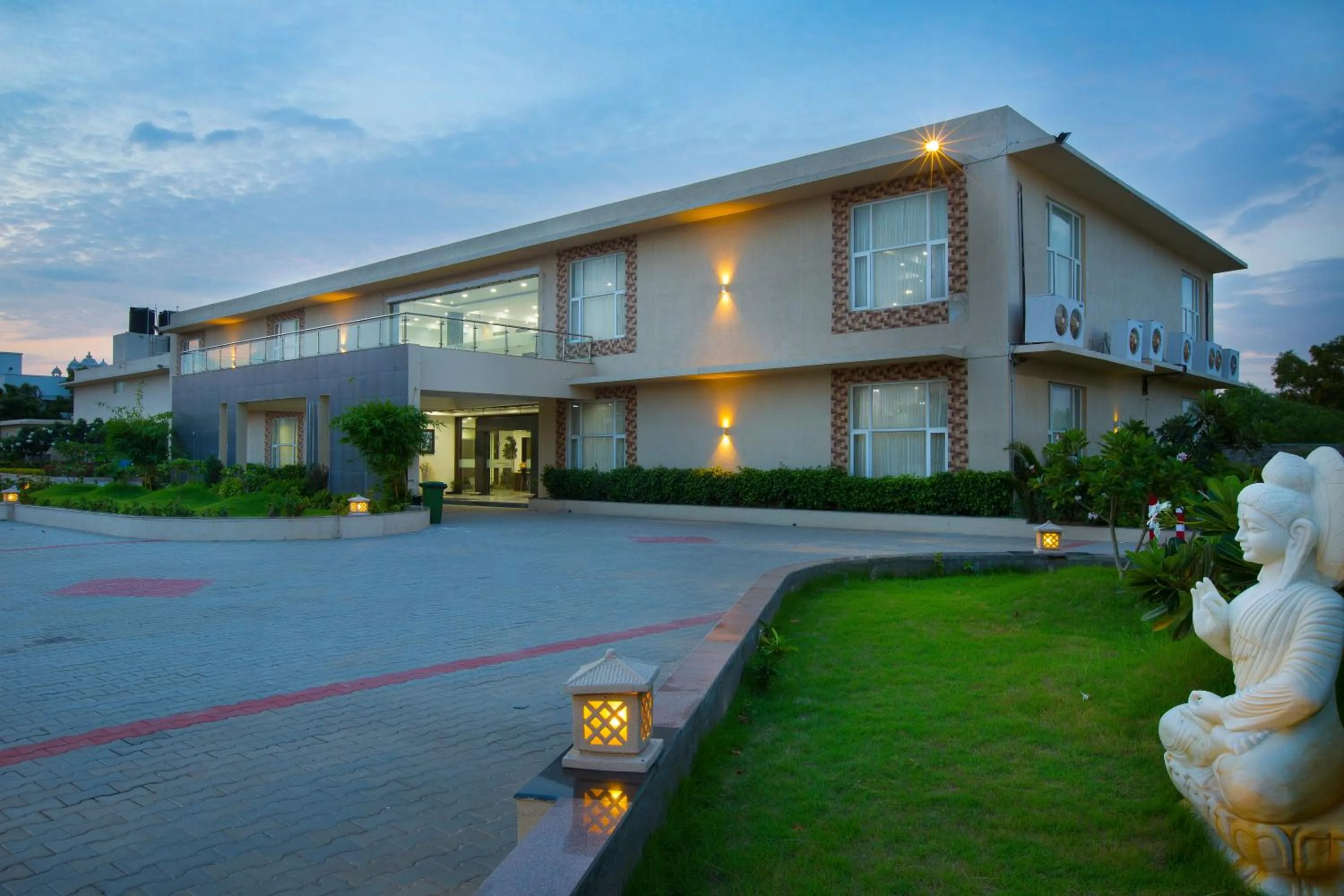 Facade/entrance in Landmark Pallavaa Beach Resorts Mahabalipuram