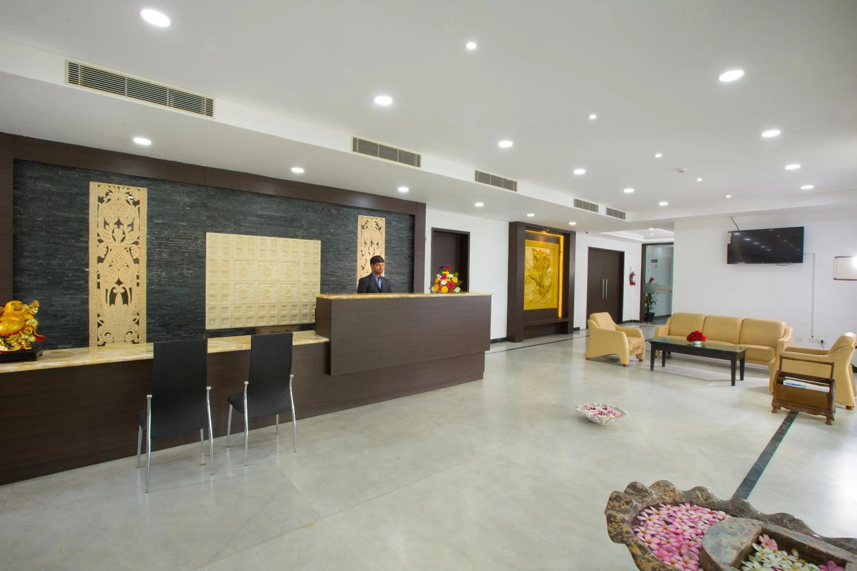 Lobby or reception in Landmark Pallavaa Beach Resorts Mahabalipuram
