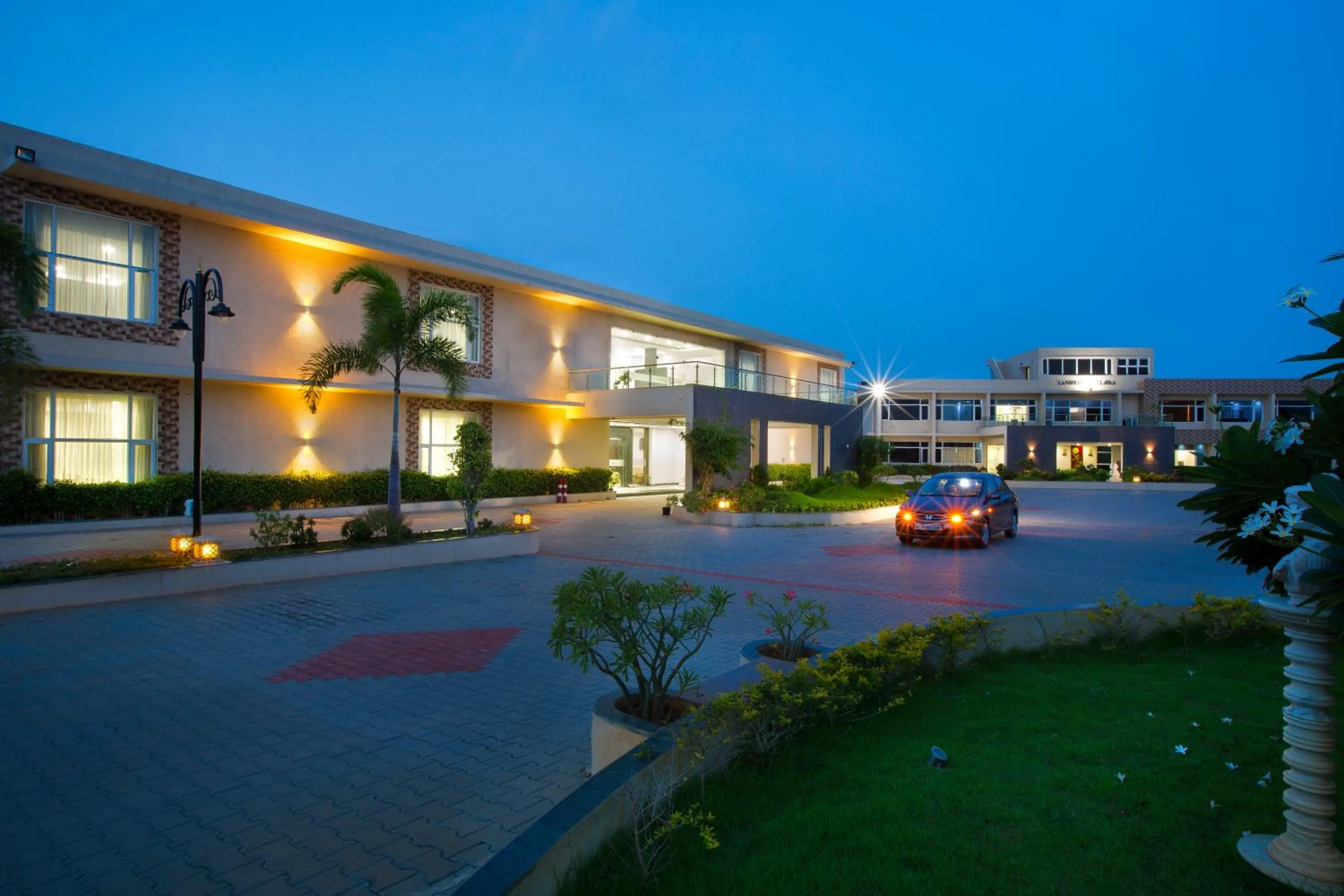 Facade/entrance in Landmark Pallavaa Beach Resorts Mahabalipuram