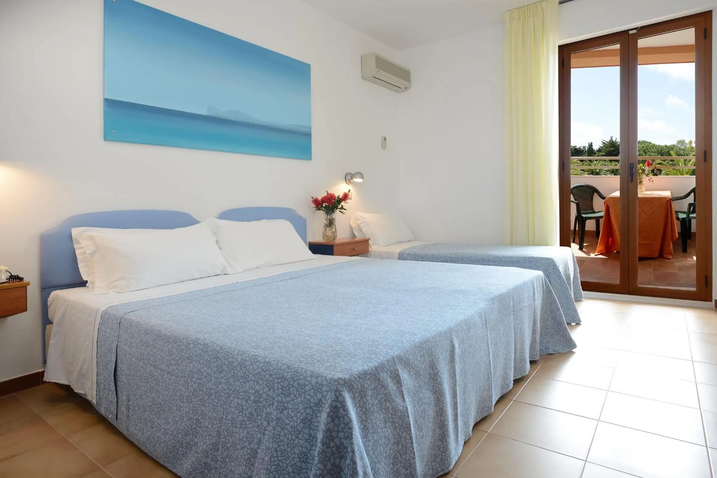 Bedroom, Bed in Hotel Oasis