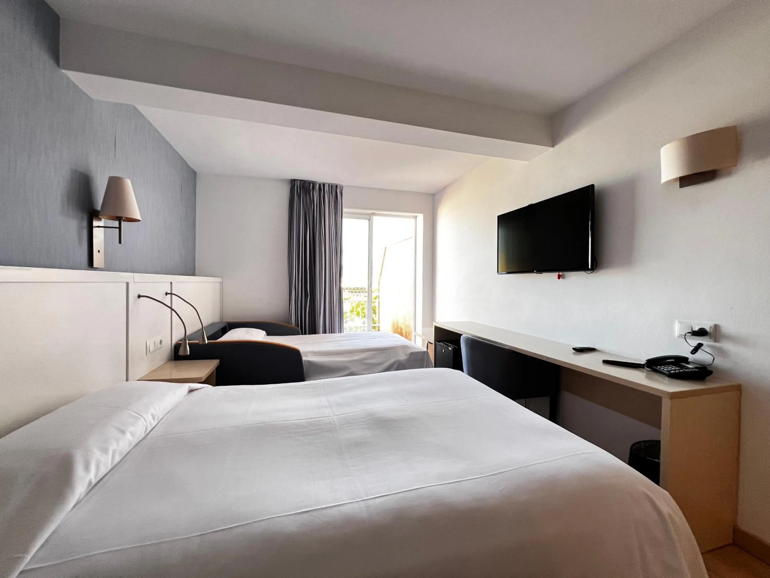 Bedroom, Bed in Hotel Guitart Central Park Aqua Resort