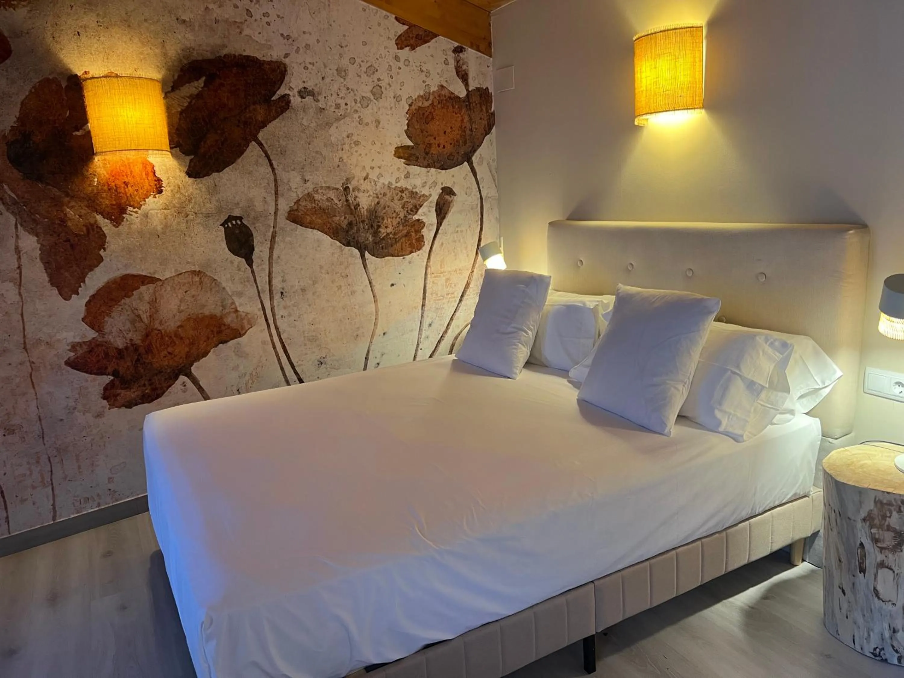 Bed in Hotel Boutique Niu de Sol - Designed for Adults