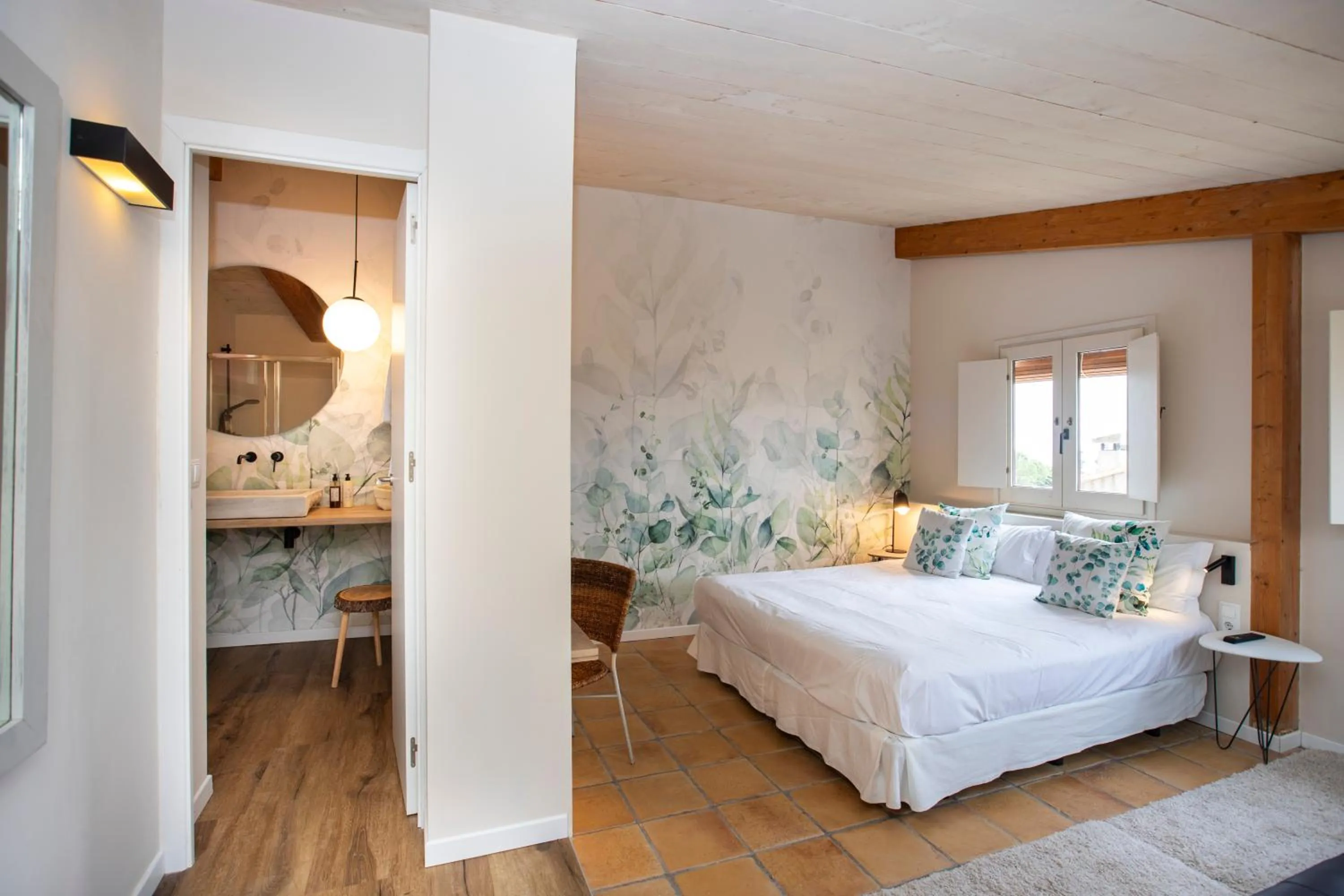 Photo of the whole room, Bed in Hotel Boutique Niu de Sol - Designed for Adults