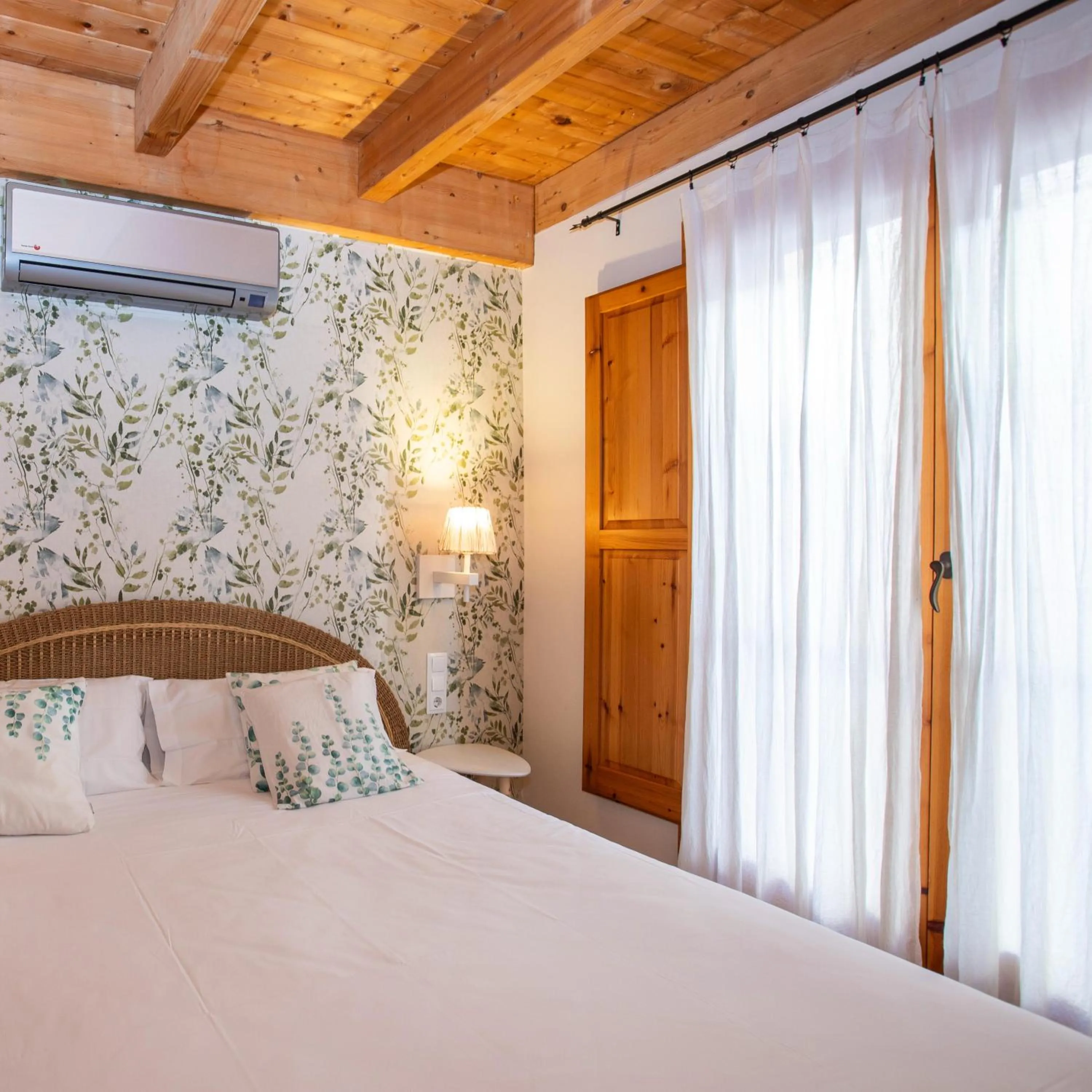 Bed in Hotel Boutique Niu de Sol - Designed for Adults