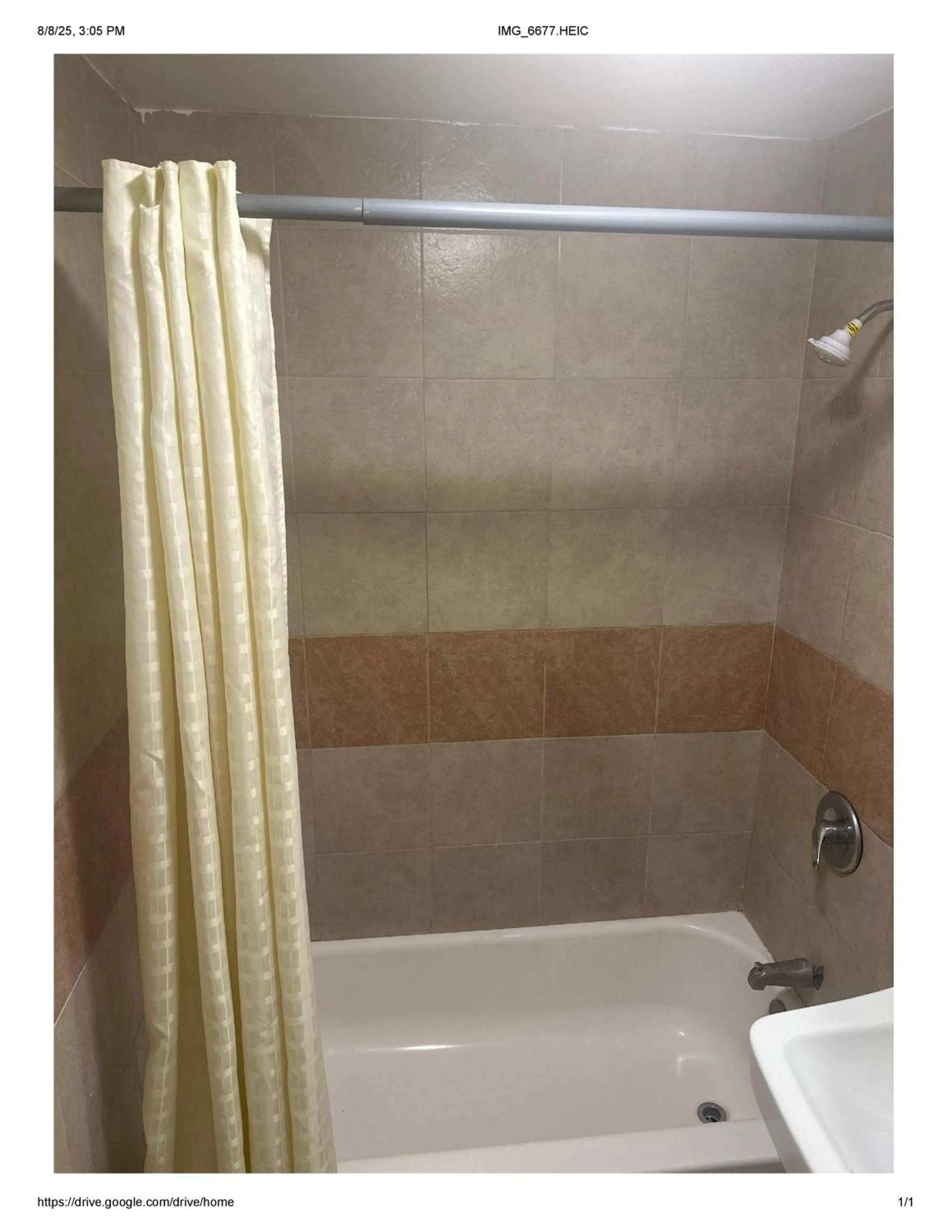 Bathroom in Roxy Hotel