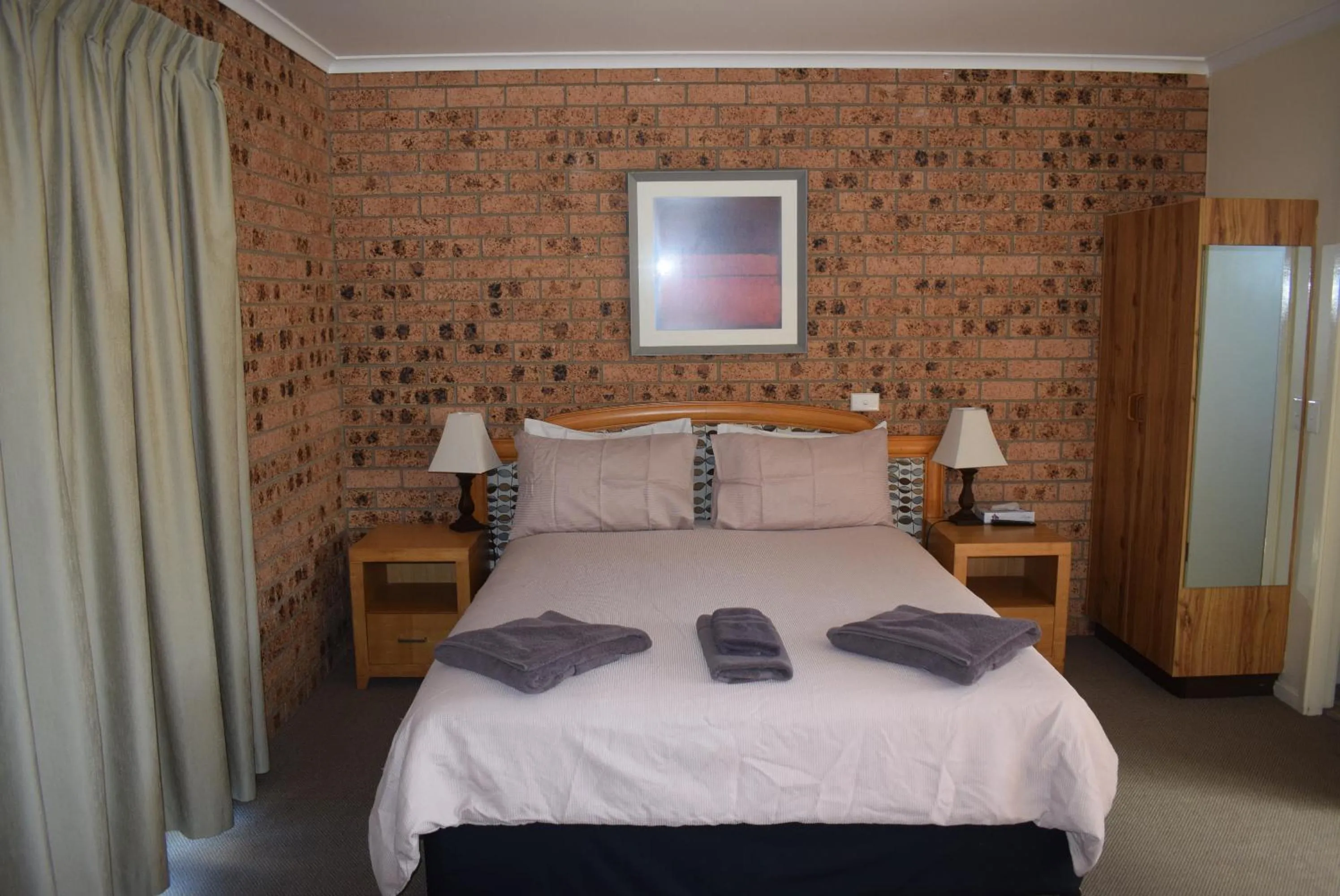 Bedroom, Bed in Bega Caravan Park