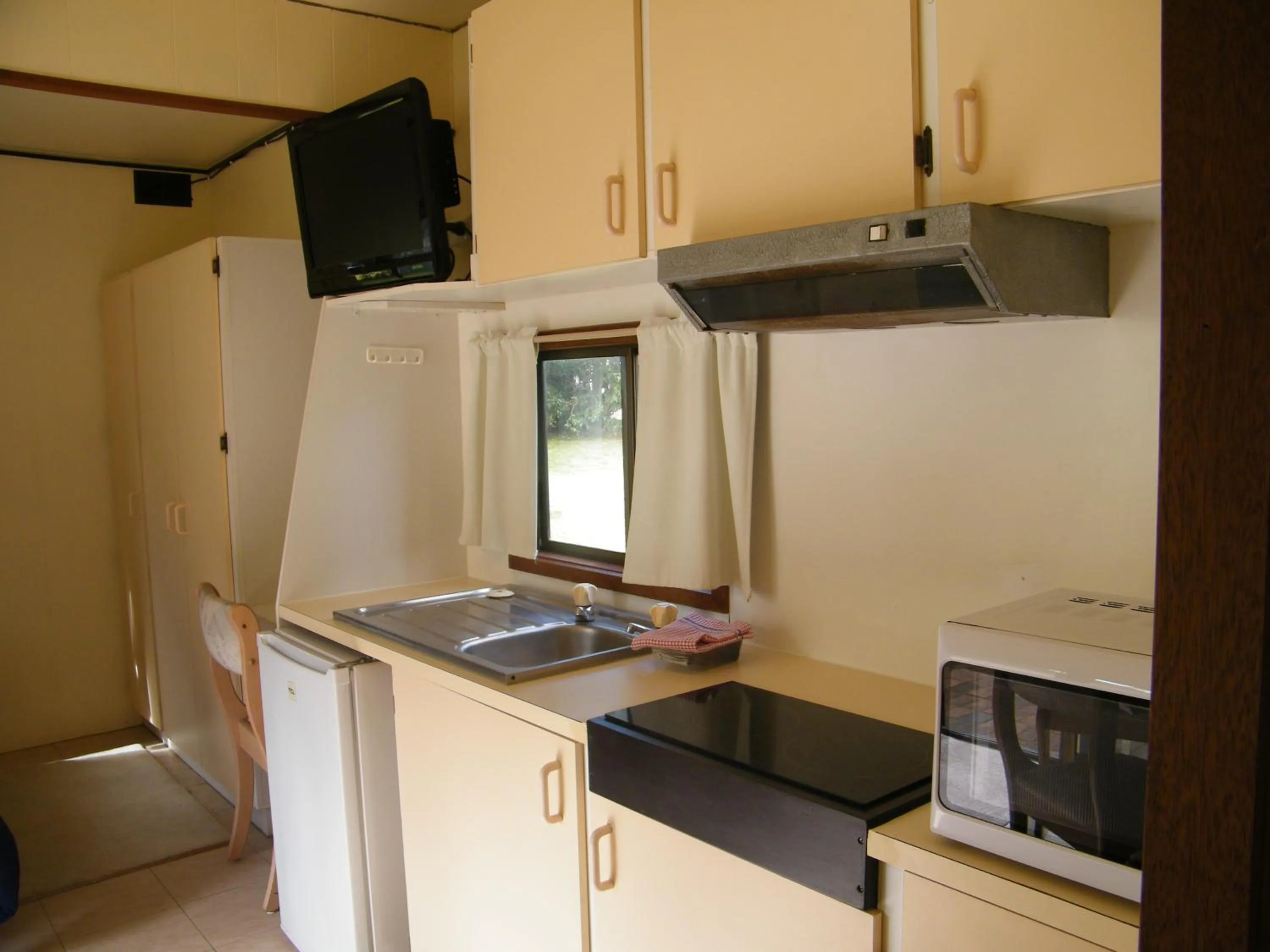 Kitchen or kitchenette in Bega Caravan Park