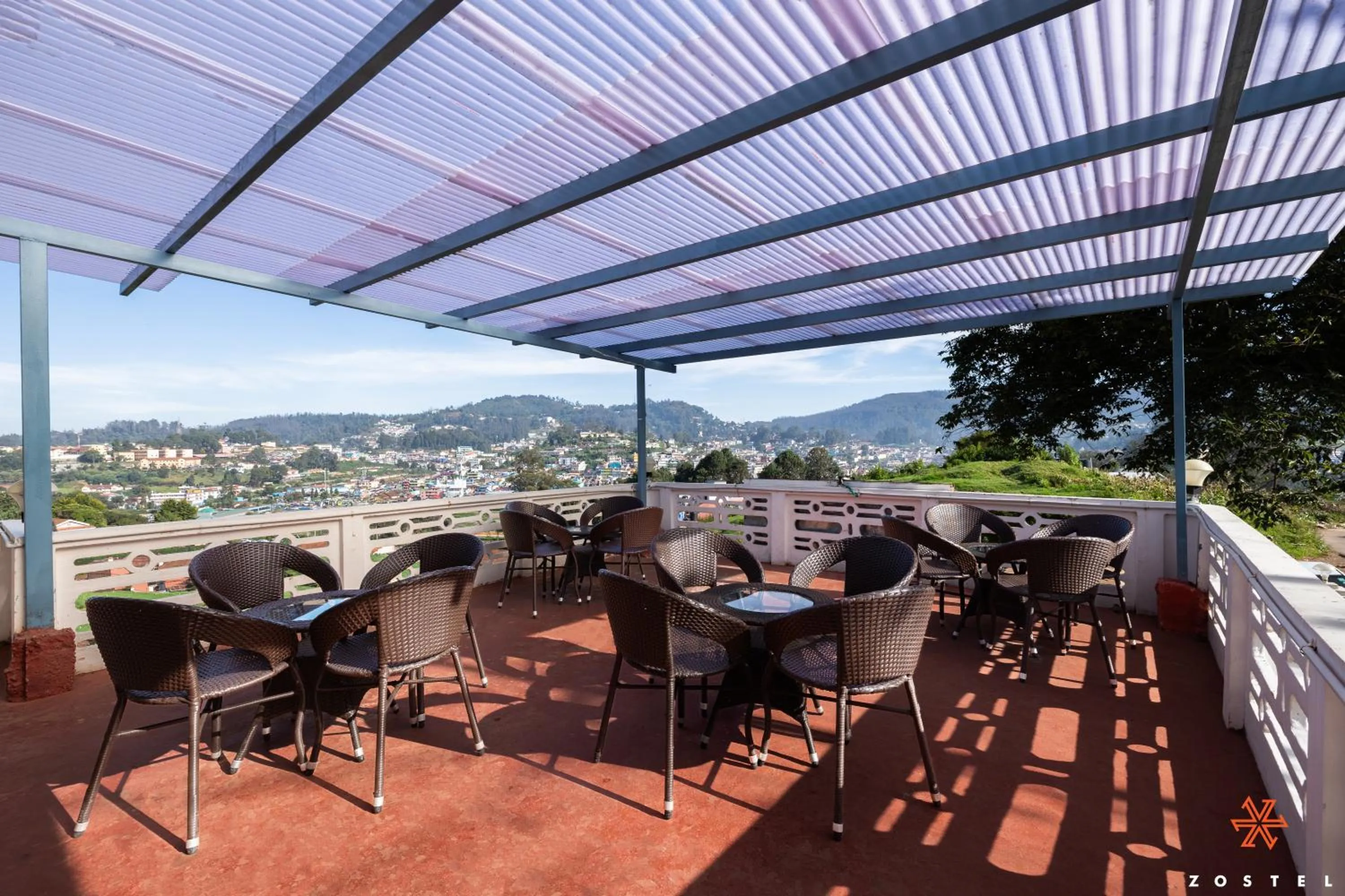 Restaurant/places to eat in Zostel Ooty