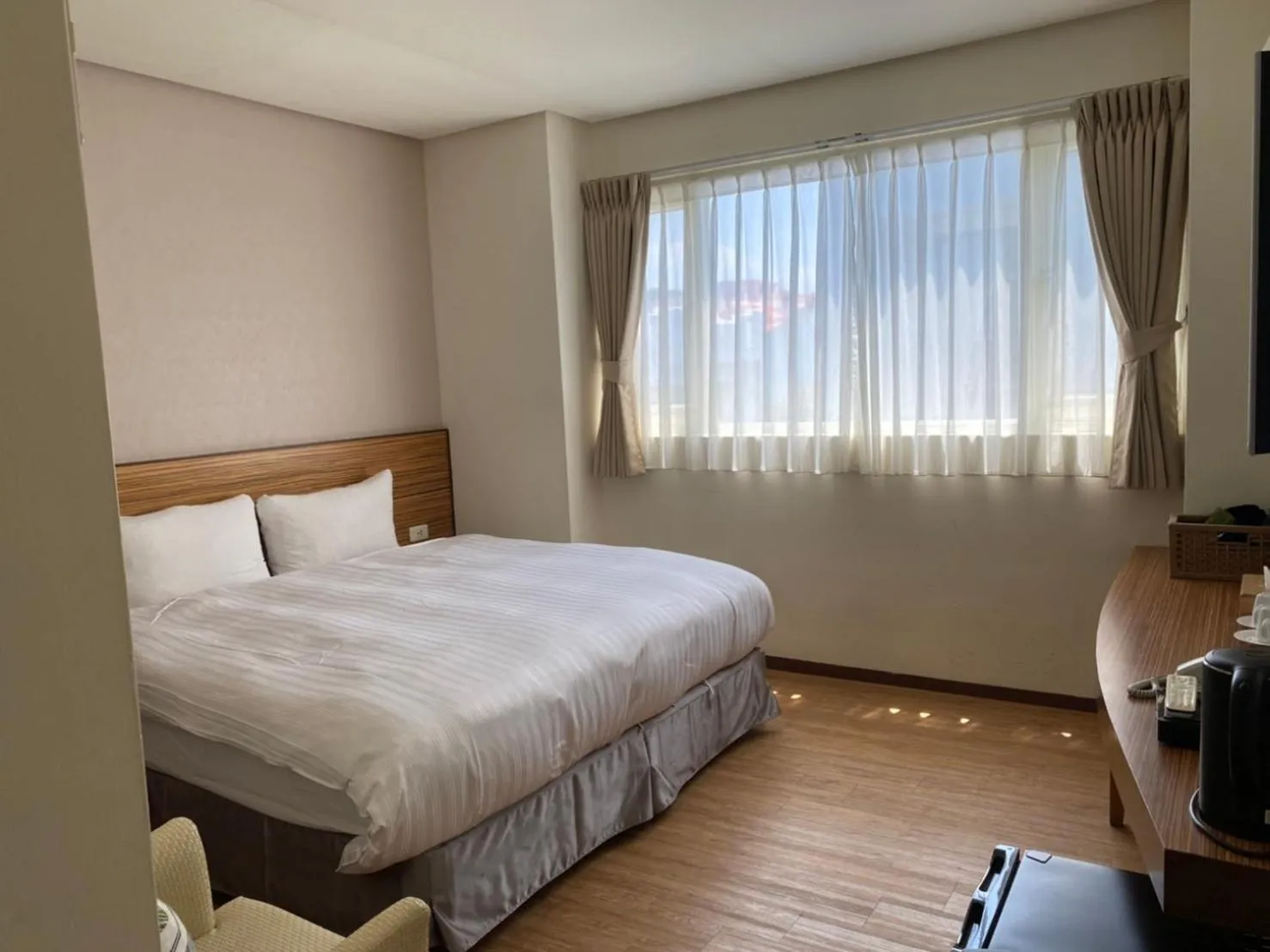 Photo of the whole room, Bed in LoveSea 126 Beach Inn