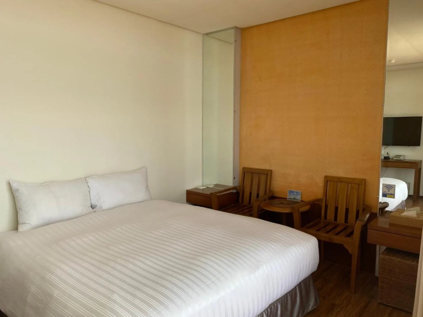 Bed in LoveSea 126 Beach Inn